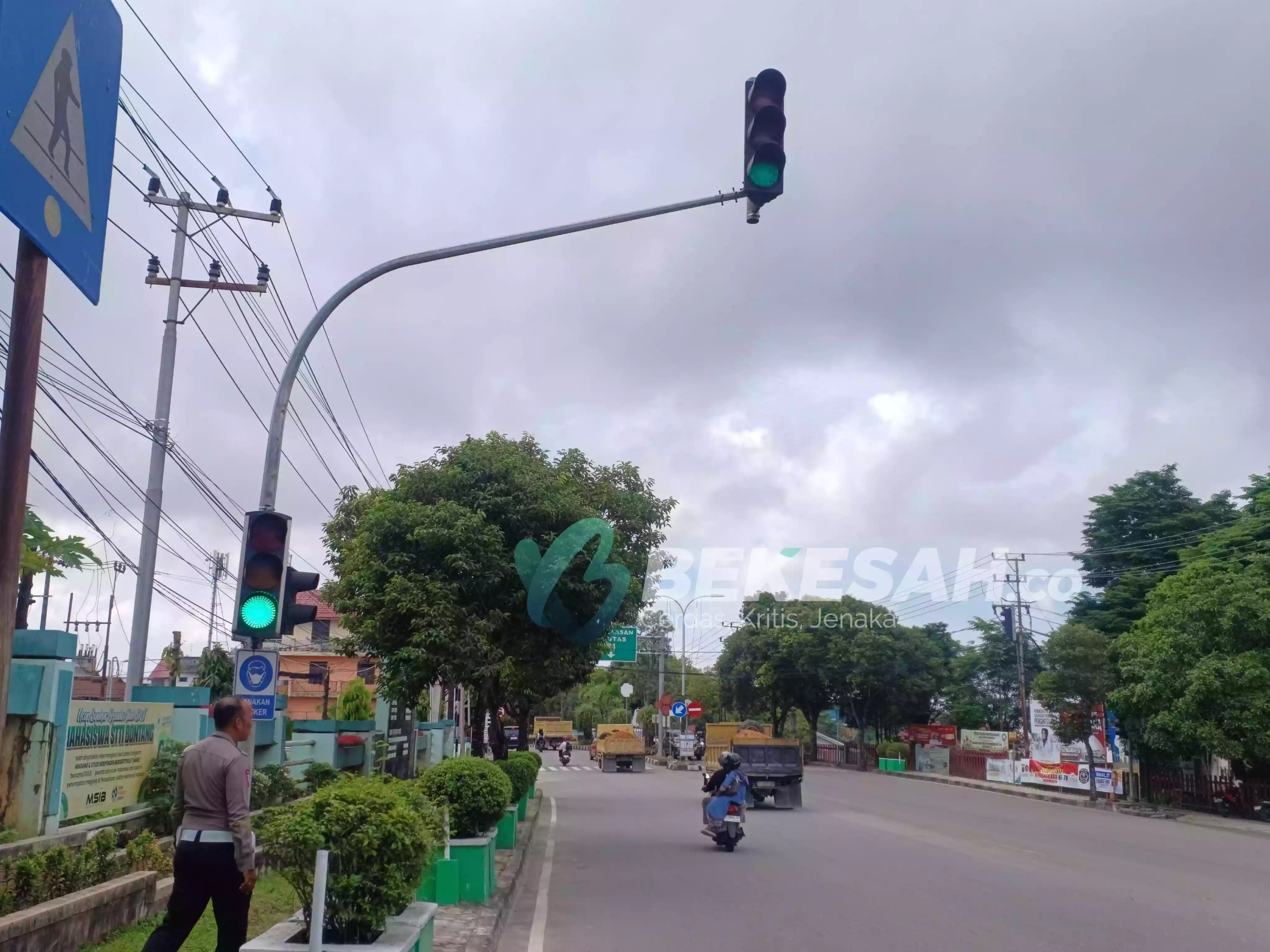 Simpang 3 Yabis Kacau, Lampu Lalu Lintas Mati Sepekan Lebih