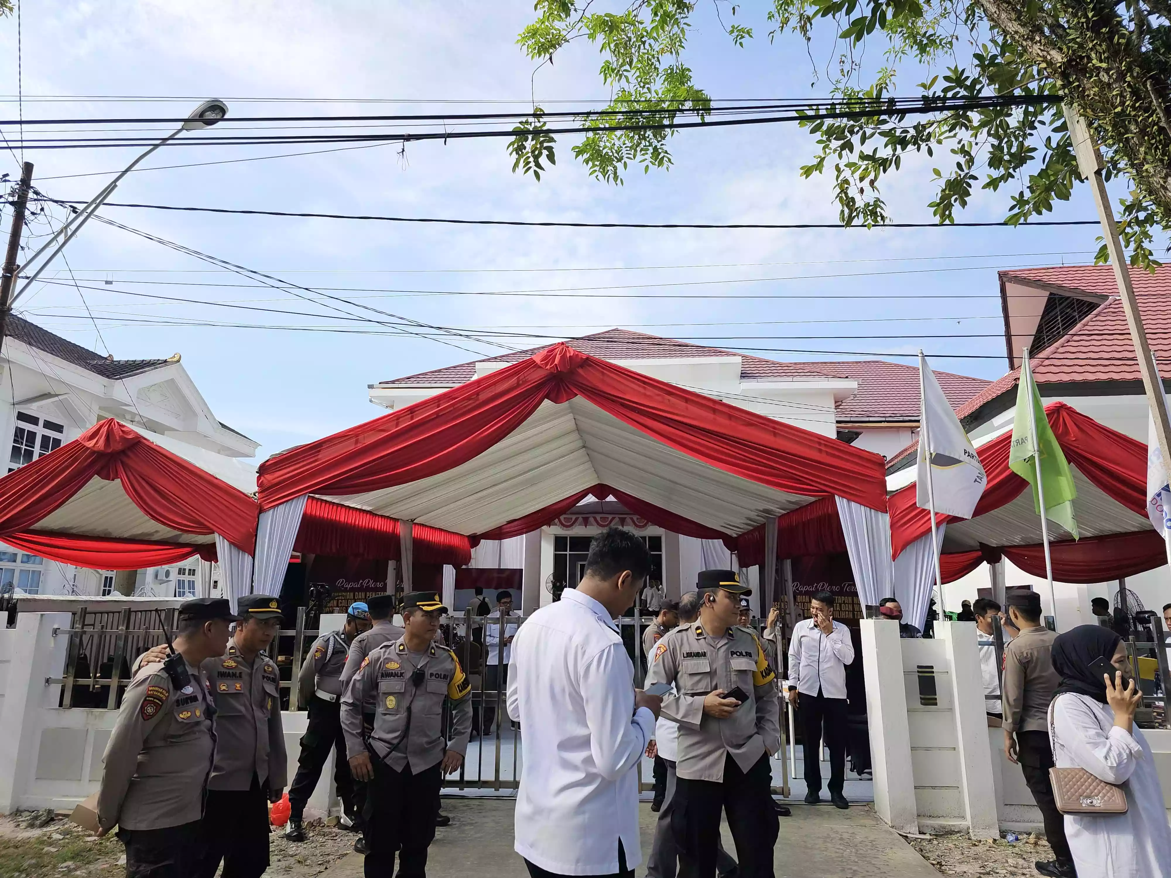 60 Personel Polres Bontang Dikerahkan, Amankan Proses Pengundian dan Penetapan Nomor Urut Paslon Pilkada