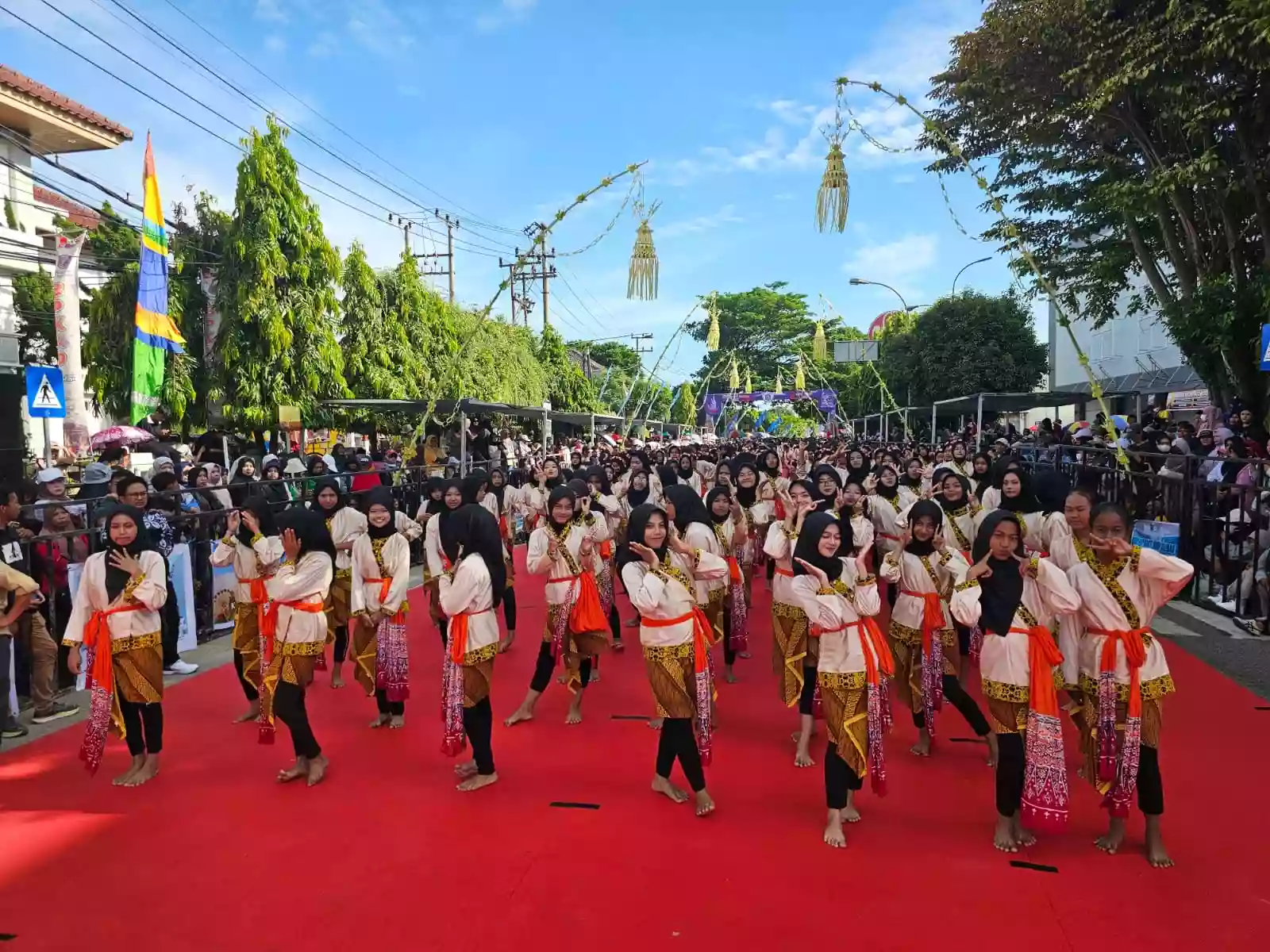 Bontang City Carnaval (BCC) Meriahkan HUT ke-25 Kota Bontang, Ribuan Warga Padati Lokasi