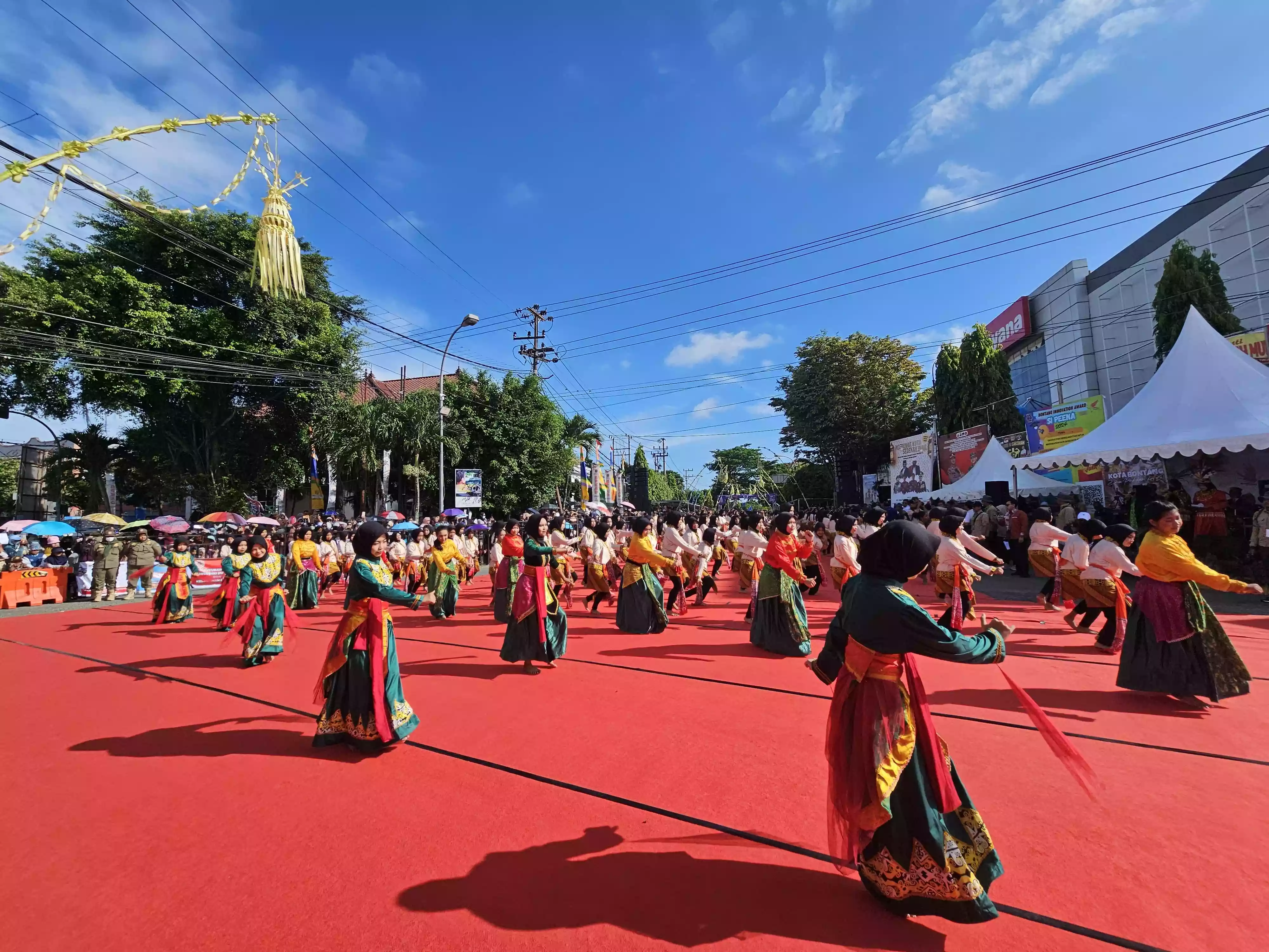 2.300 Penari Jepen Pukau Warga di Bontang City Carnival