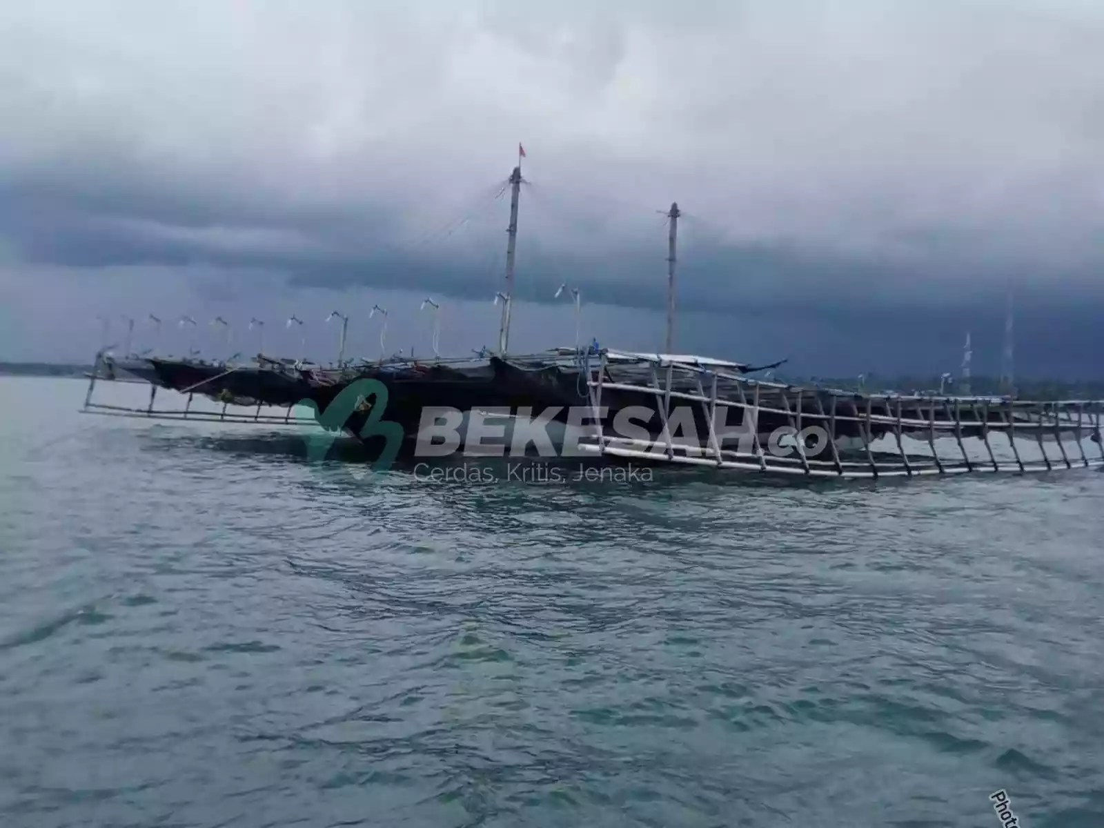 Bagan Dihantam Gelombang, Tiga Nelayan  Loktuan Hanyut Belum Ditemukan di Perairan Kutim