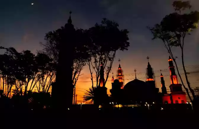 Melihat Keindahan Salah Satu Masjid Terbesar di Asia Tenggara Baitul Muttaqien Samarinda