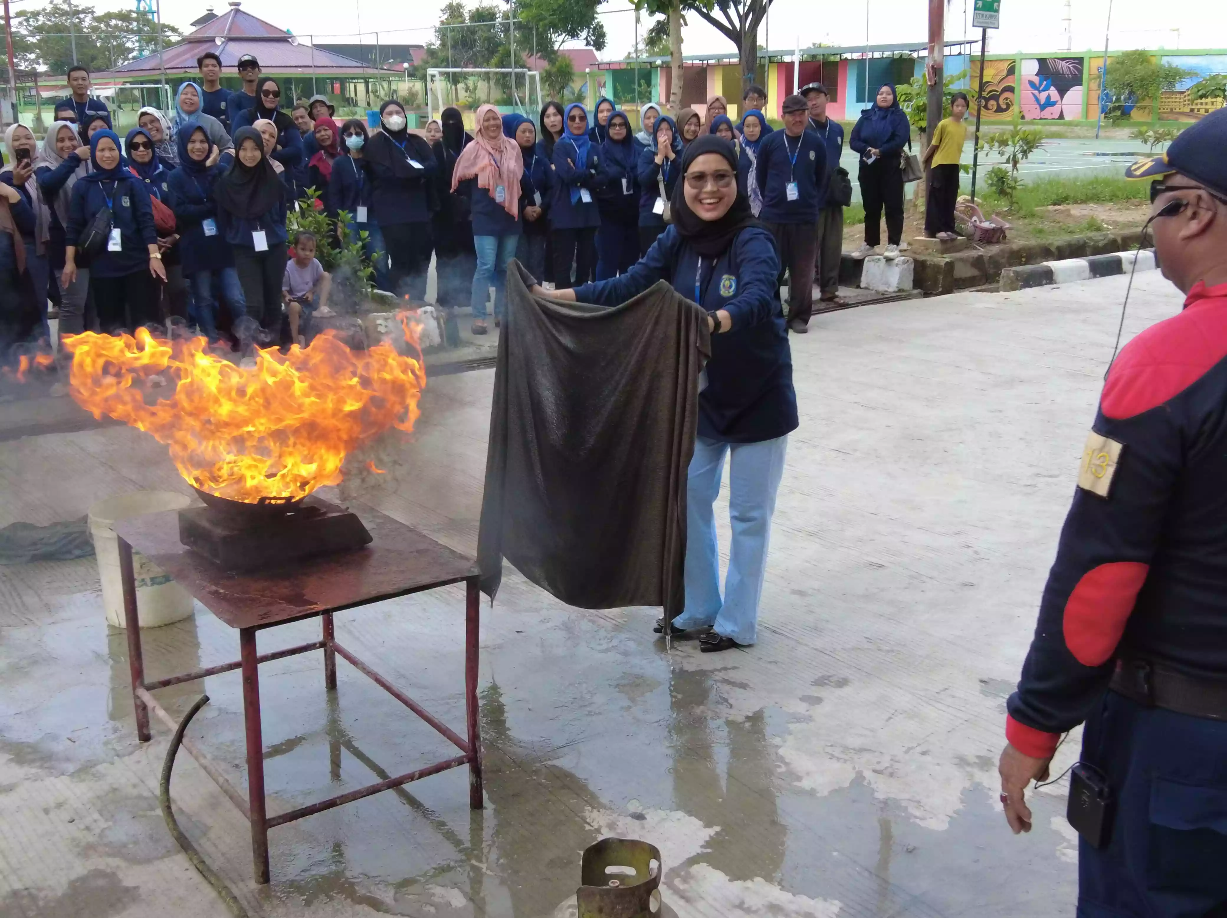 Pelatihan Penanggulangan Bahaya Kebakaran di Rusunawa Bontang, Tingkatkan Kesiapsiagaan Pengelola dan Penghuni