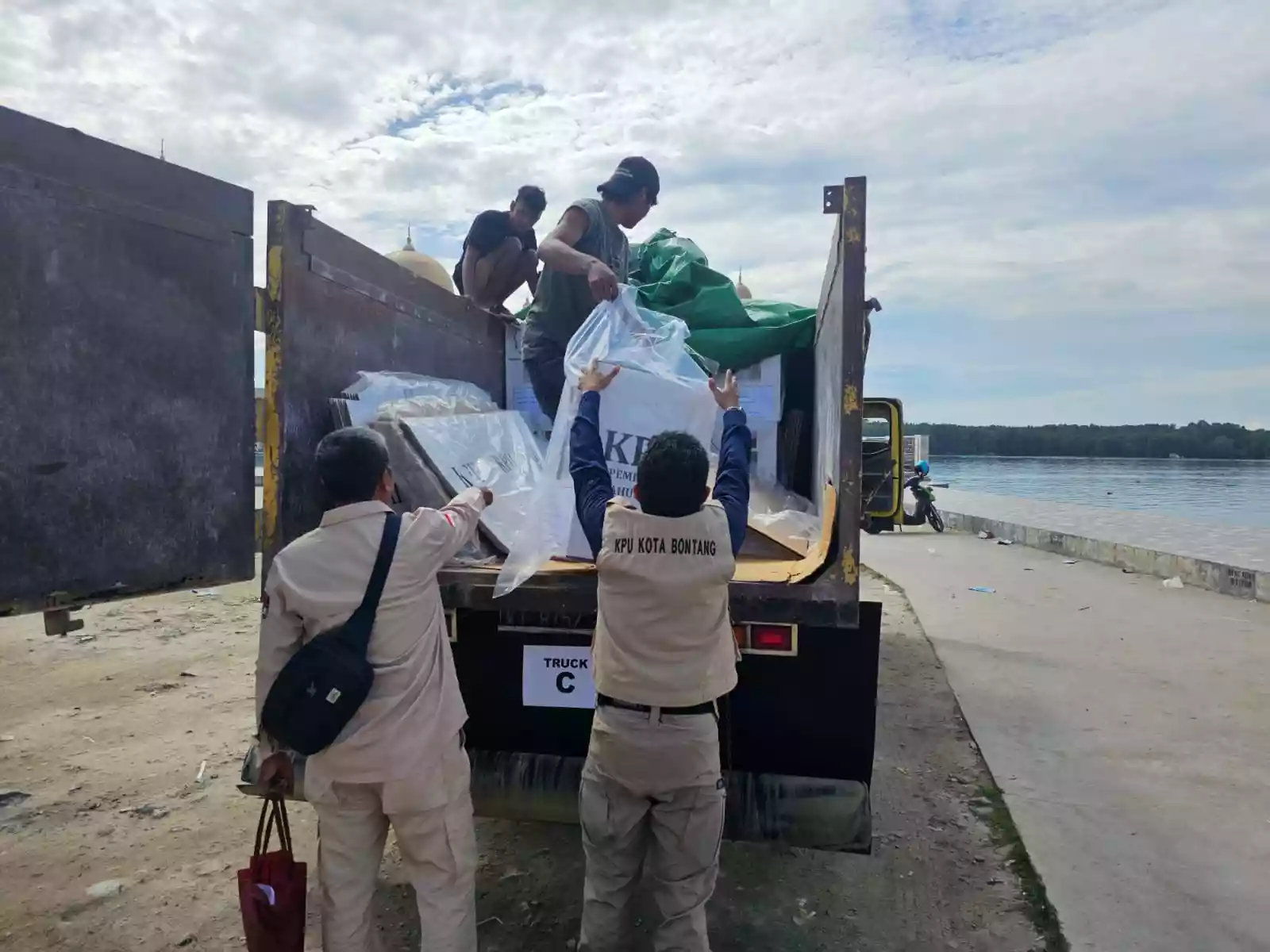 Distribusi Logistik Pilkada Mulai Disalurkan ke 277 TPS di Bontang