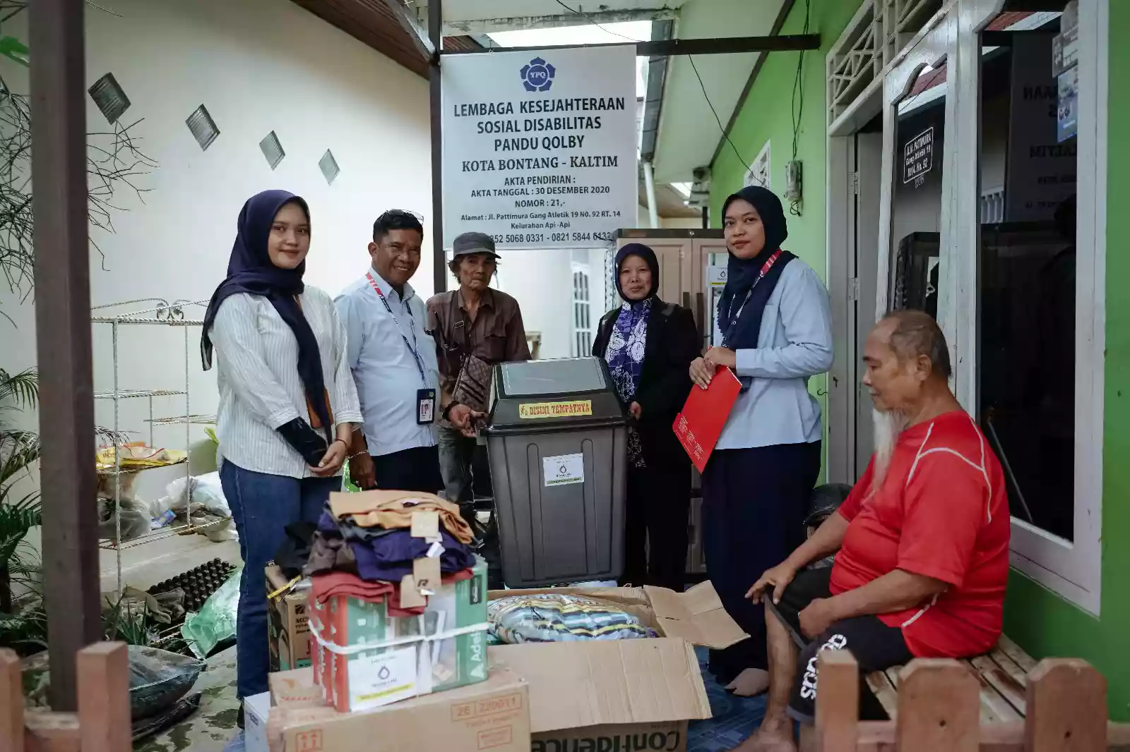 Peringati HUT ke-50, Badak LNG Berikan Bantuan kepada Panti Jompo melalui Program Dare To Care