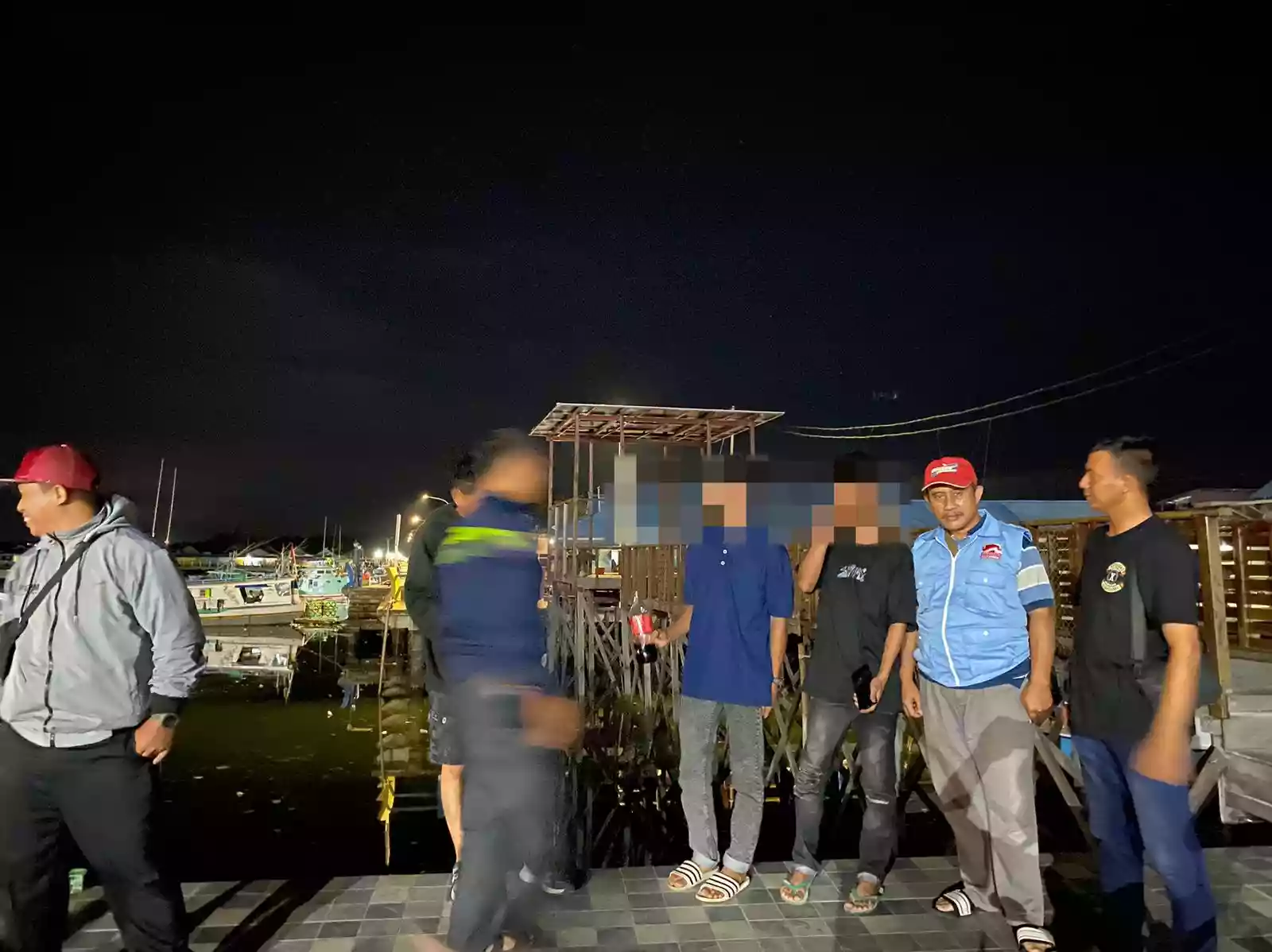 Tiga Pemuda Teluk Pandan Terciduk Mabuk-mabukan di Teras Masjid Terapung Loktuan