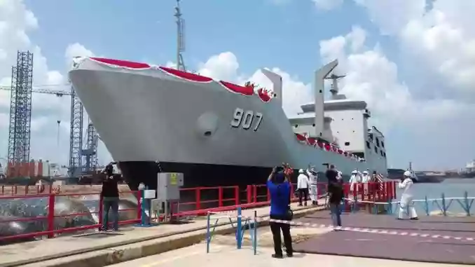 Mengenal KRI Bontang 907: Kapal Tanker Andalan TNI AL dengan Kemampuan Pengisian Bahan Bakar di Laut