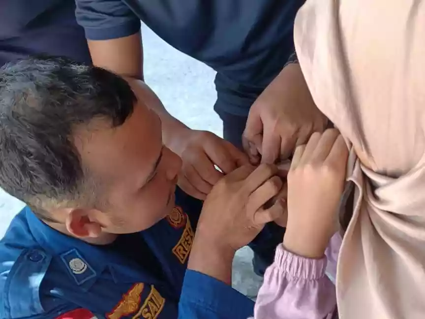 Jari Bengkak karena Cincin, Seorang Anak Minta Tolong ke Disdamkartan Bontang