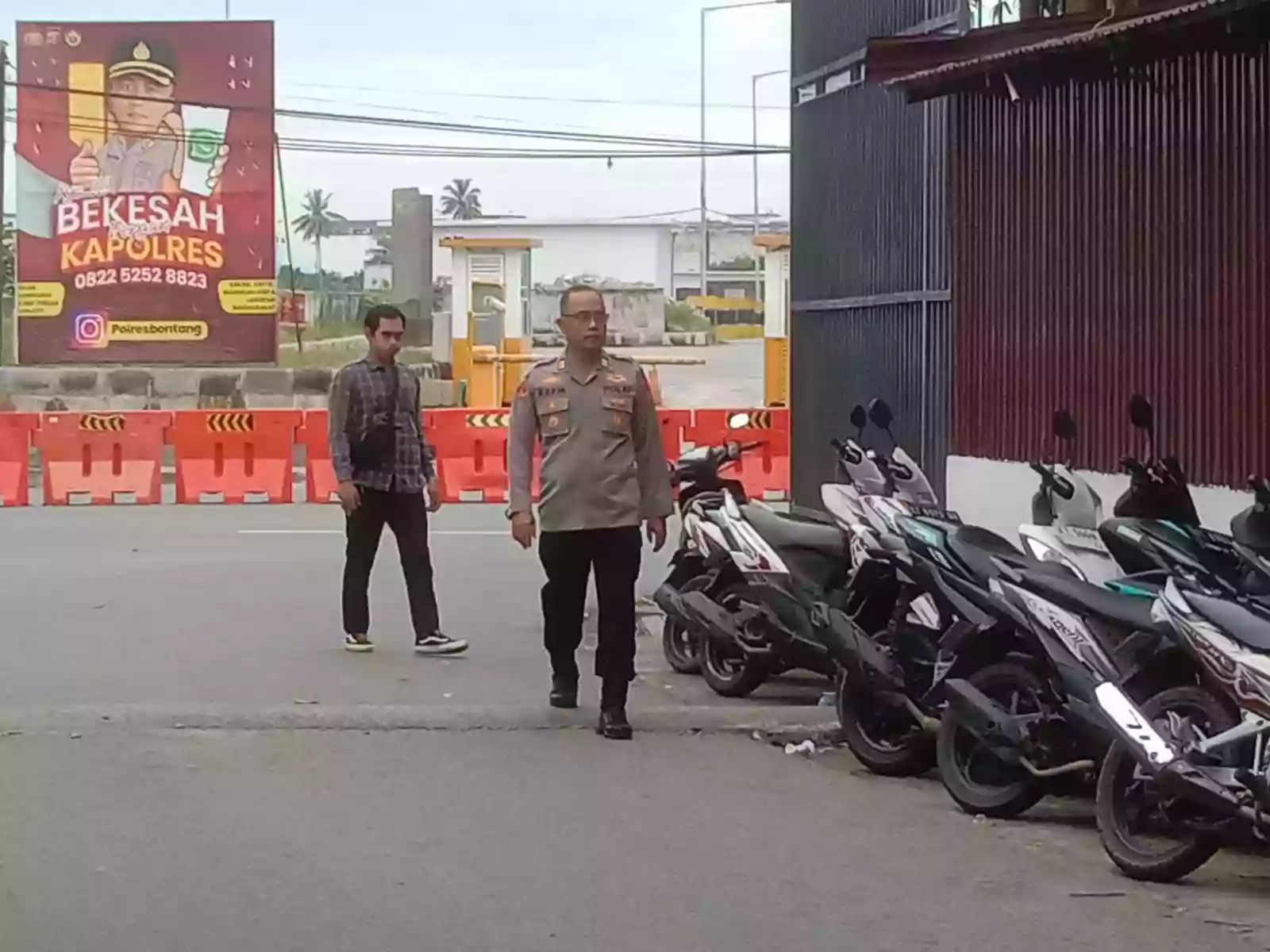 Polsek Bontang Selatan Tertibkan Parkir Liar di Tanjung Laut, Respons Laporan Hotline Kapolres Bontang