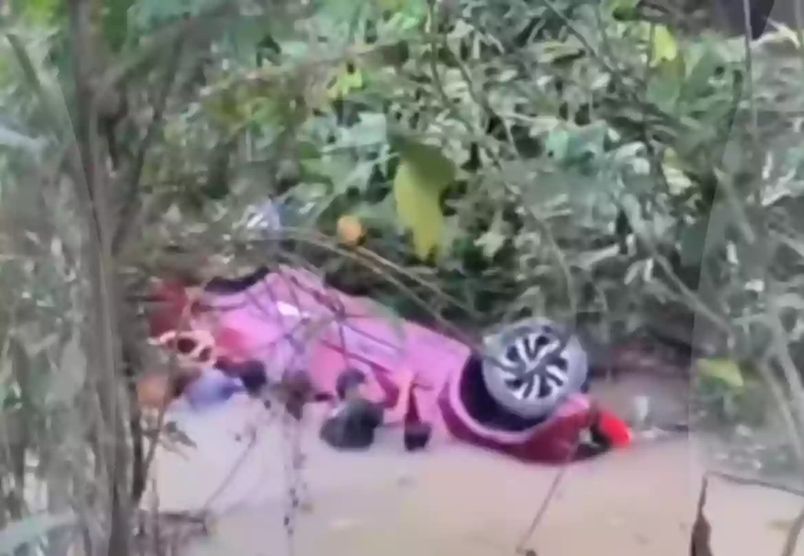 Diduga Melaju Kencang, Toyota Rush Terjun ke Sungai di Jalan Poros Sangatta-Bontang Dua Penumpang Tewas