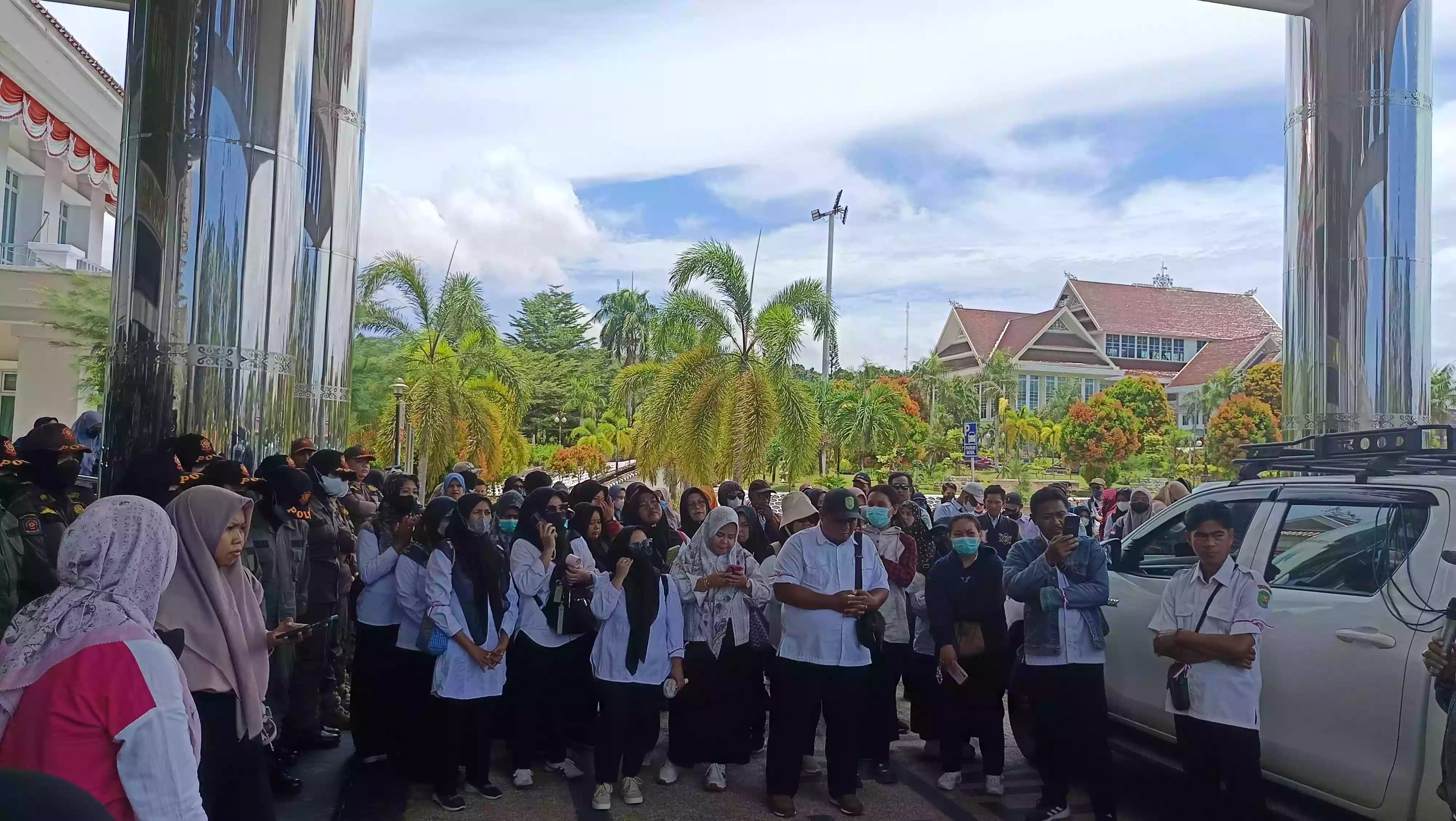 Usai Demo Tuntut PPPK, Tenaga Honorer Kutim Diteror, SK Diancam Ditahan, Kepala Dinas Dituding Intimidatif