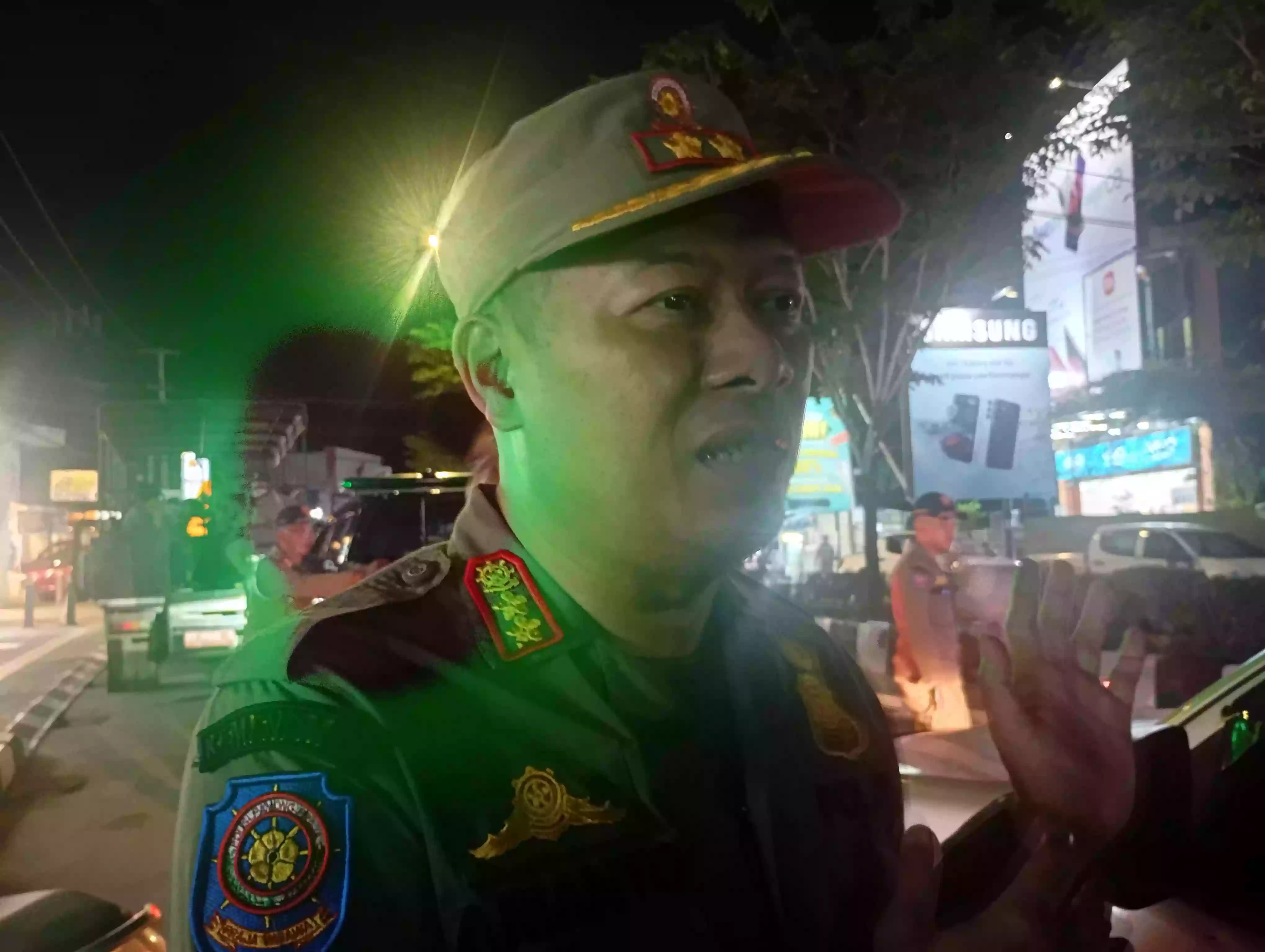 Satpol PP Bontang Amankan Satu Pengamen saat Tertibkan PKL di Jalan Ahmad Yani
