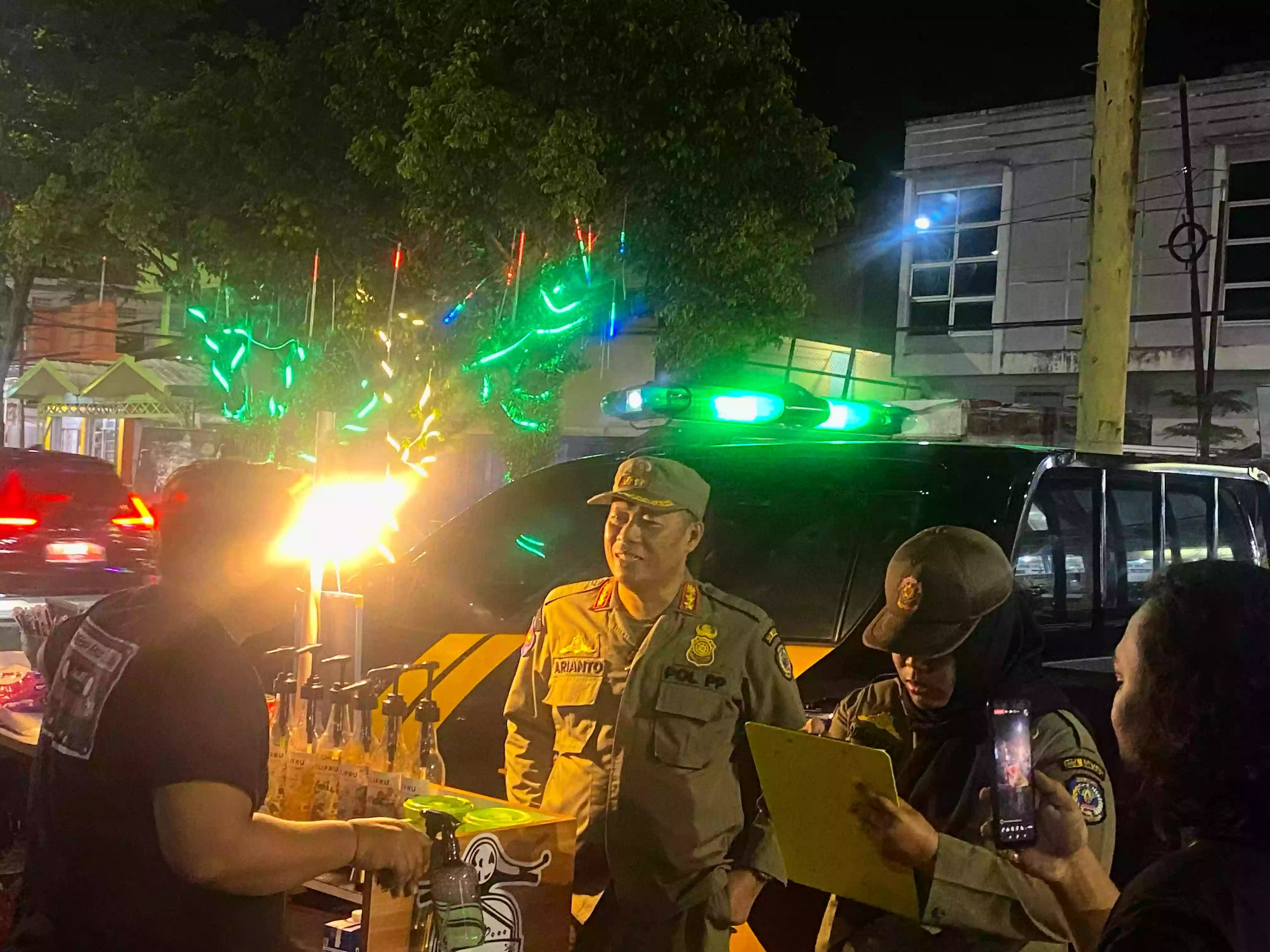Pedagang Kaki Lima di Jalan Ahmad Yani Ditertibkan Satpol PP Bontang