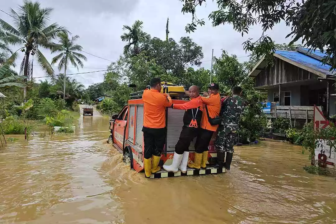 Sungai Miyango Meluap, Ratusan Jiwa di Karang Jinawi Terkena Dampak Banjir