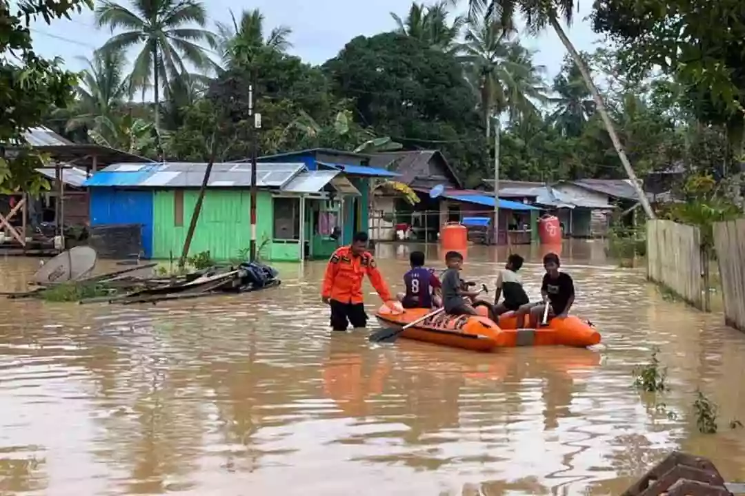 Bersih-bersih Drainase Jadi Langkah Kunci Cegah Banjir di Penajam