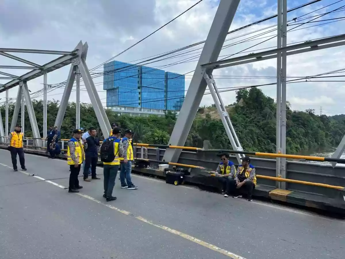 Kembali Ditabrak Kapal Tongkang, BBPJN Kaltim Uji Stabilitas Jembatan Mahakam I