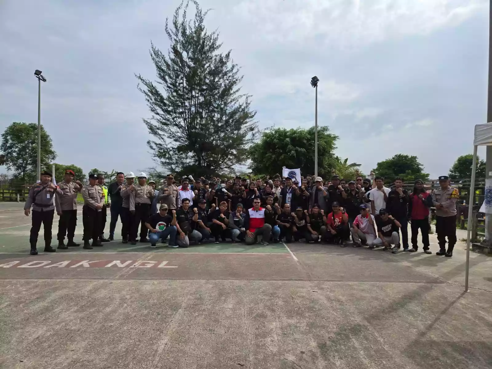 Badak LNG Dukung Aksi Buruh Peduli Lingkungan di Hari Buruh