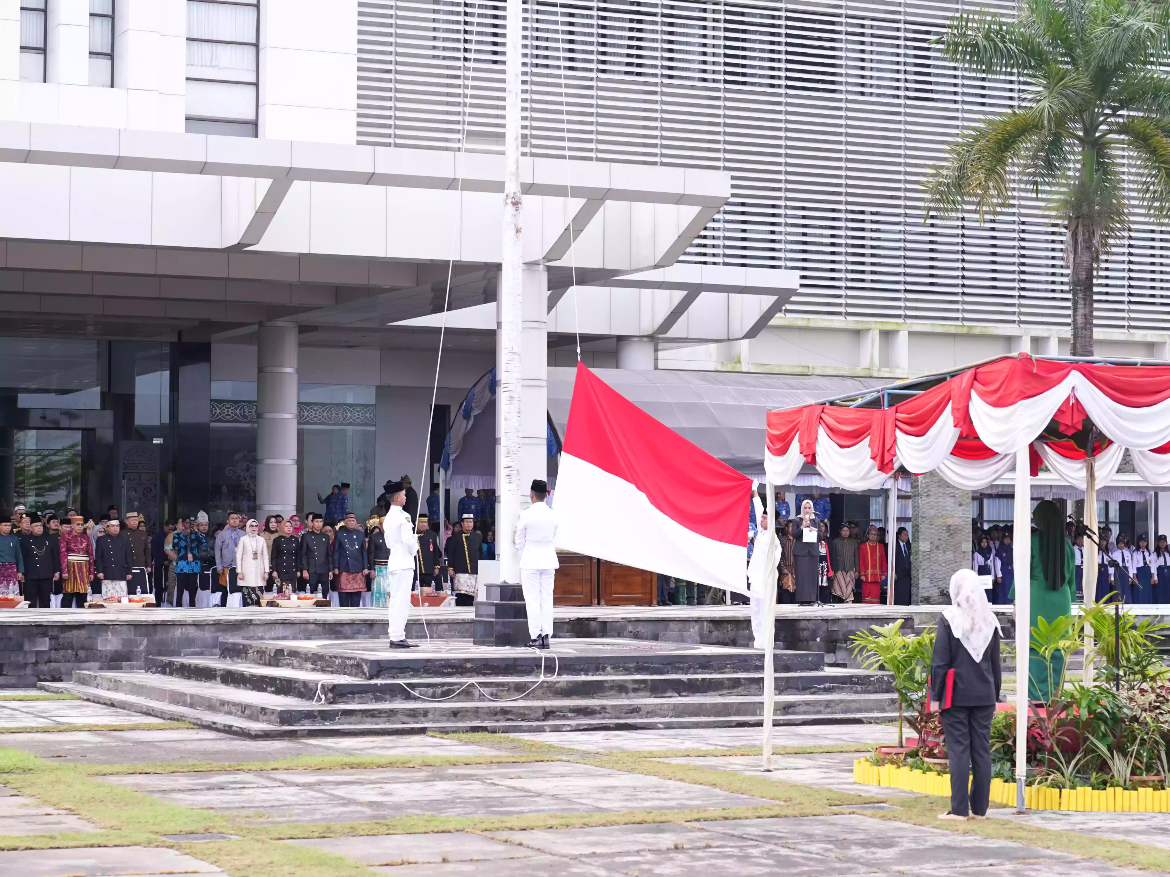 Peringati Hardiknas 2025, Wali Kota Bontang Tekankan Pentingnya Peran Guru dan Kolaborasi Pendidikan