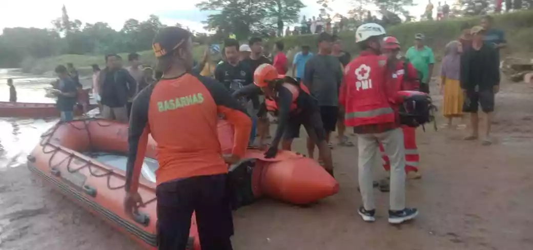 Bocah 12 Tahun Hilang Tenggelam di Sungai Sangatta Kutim, Pencarian Masih Terus Dilakukan
