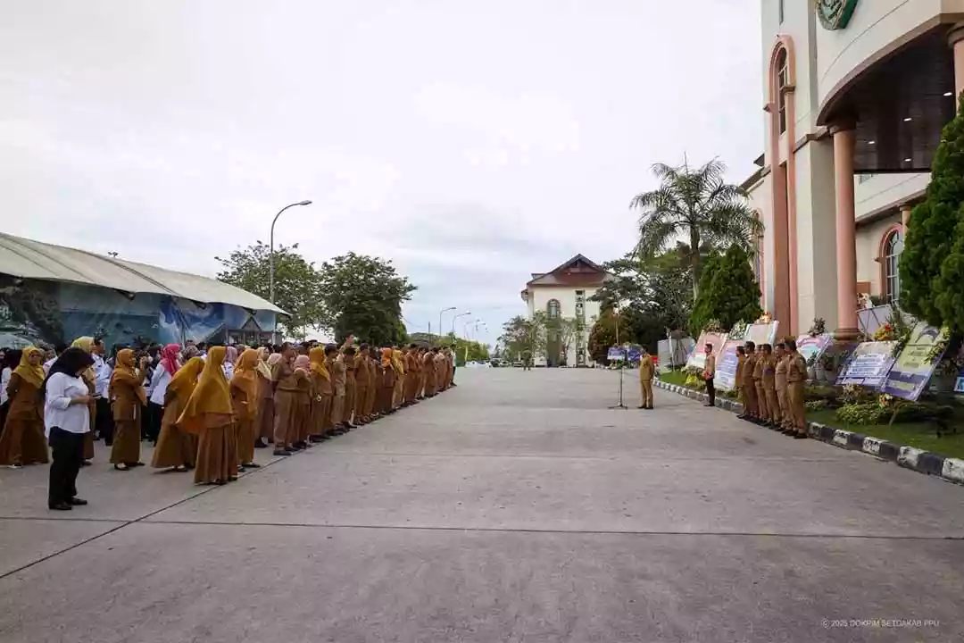 Waris Minta ASN Jadi Contoh Etika Digital di Kalangan Masyarakat