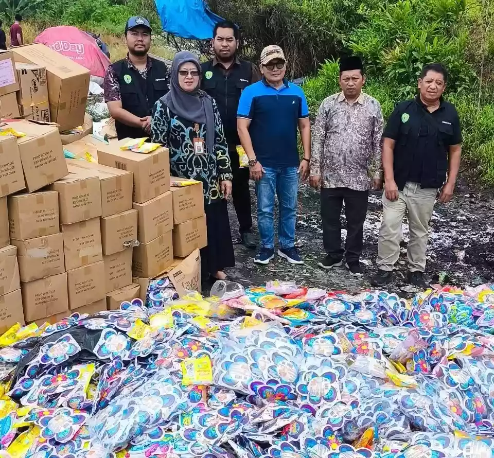 Produk ‘Halal Palsu’ Terbongkar, 10.753 Permen Mengandung Gelatin Babi Dibakar di Samarinda