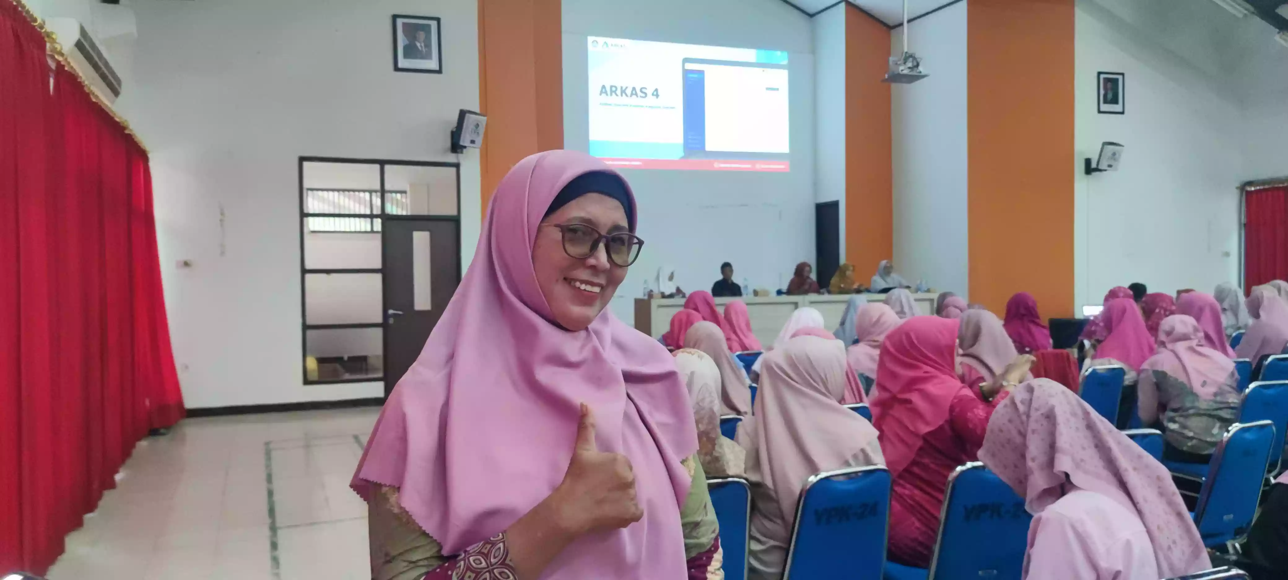 Meski Terkendala Jaringan, Guru PAUD di Pulau Gusung Tak Menyerah Operasikan ARKAS