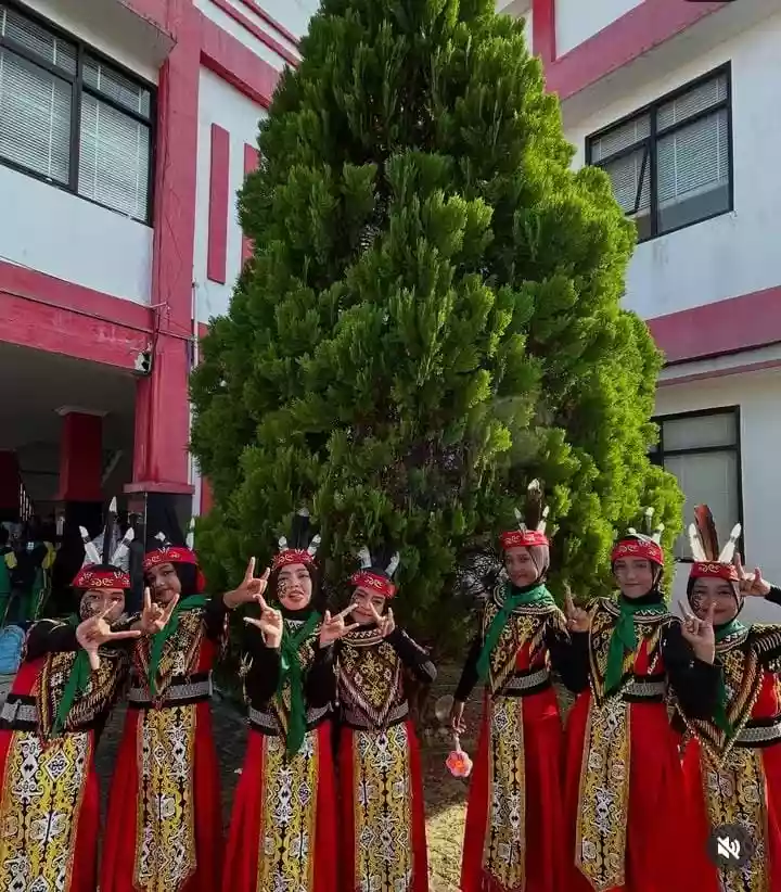 SDN 011 BS Raih Juara 1 Lomba Tari Ajang PMR Mula Tahun 2025