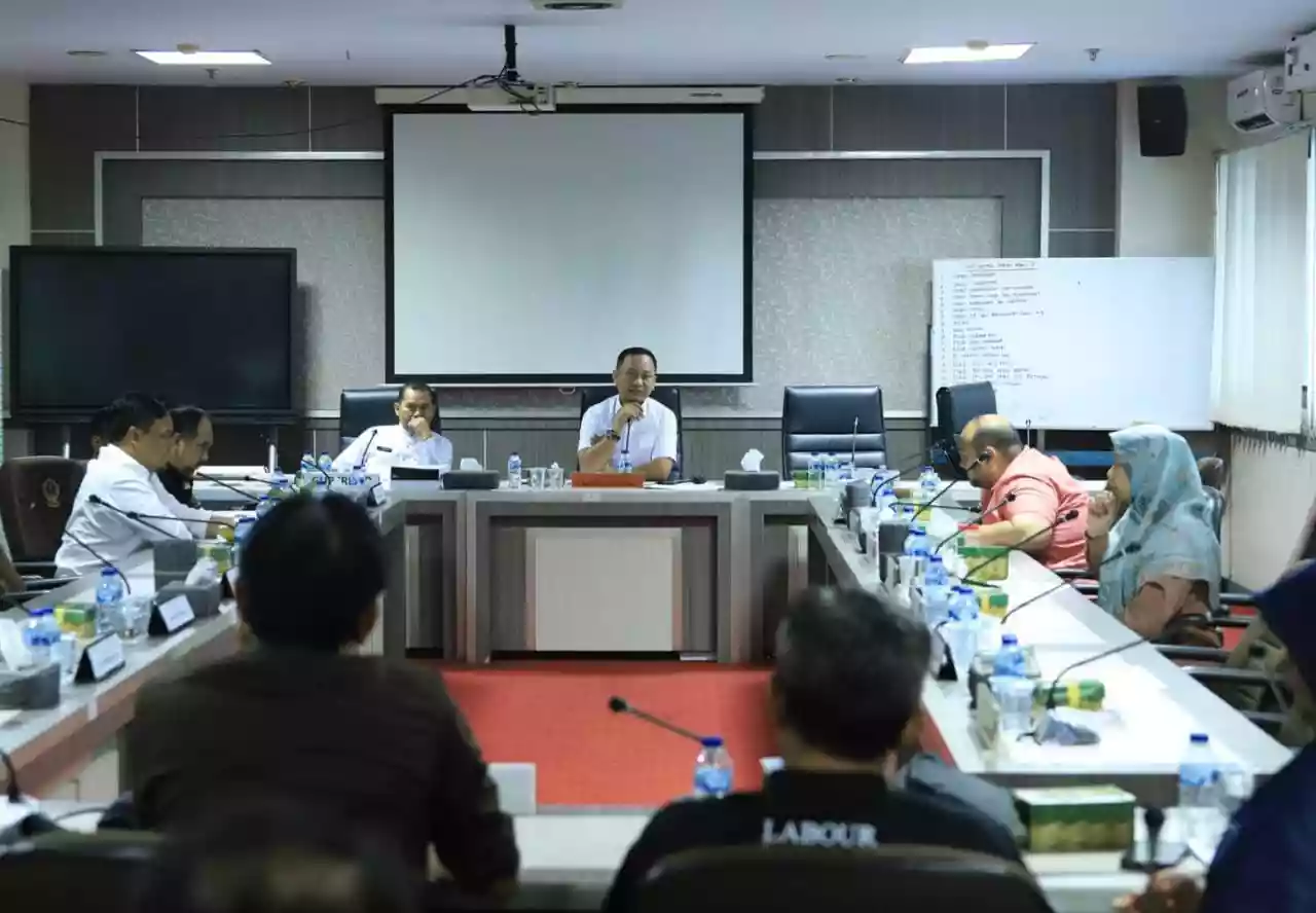 Aturan Baru Pelni, Ratusan Buruh Pelabuhan Makassar Terancam Kehilangan Pekerjaan