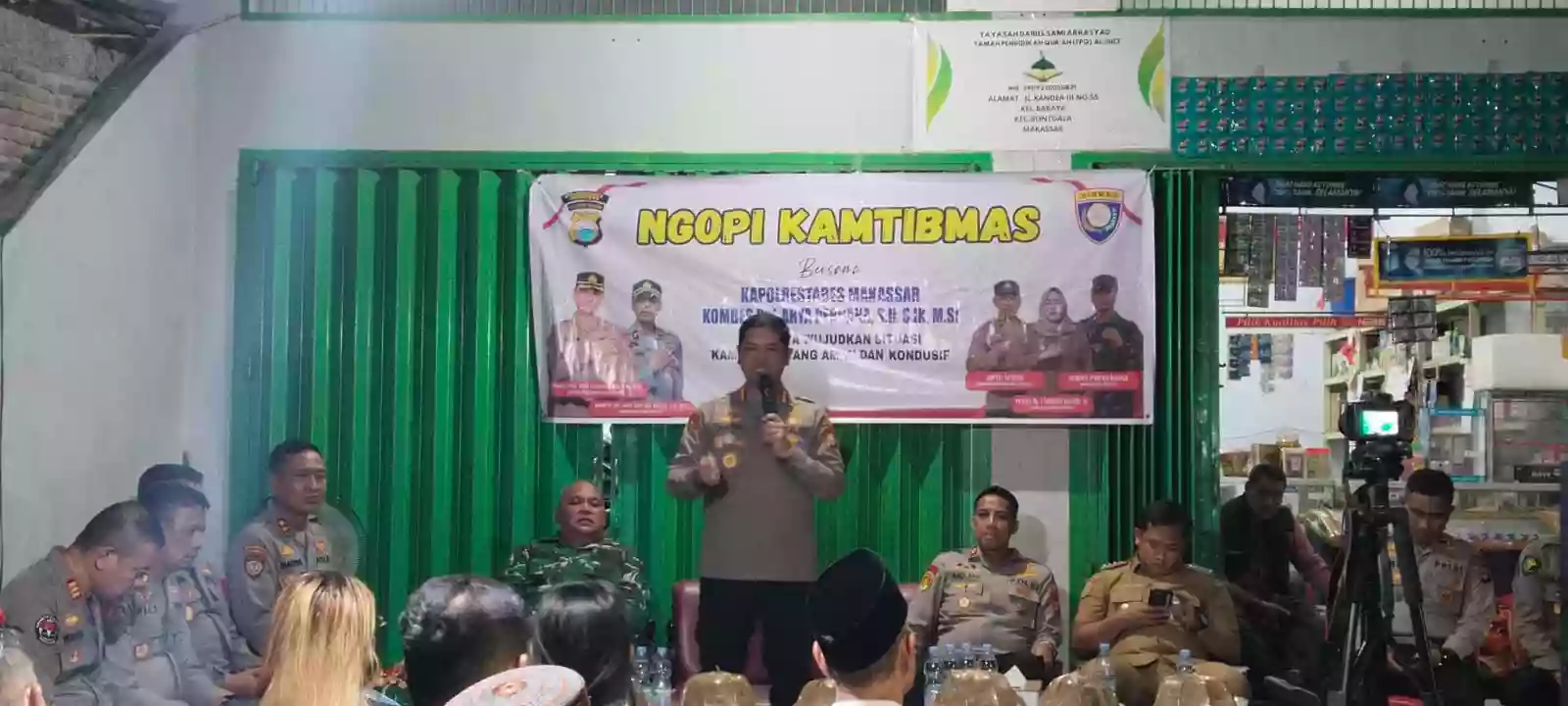 Datangi Daerah Rawan Konflik, Kapolrestabes Makassar Ajak Warga "Ngopi"