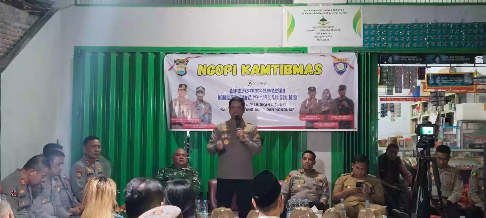 Datangi Daerah Rawan Konflik, Kapolrestabes Makassar Ajak Warga "Ngopi"