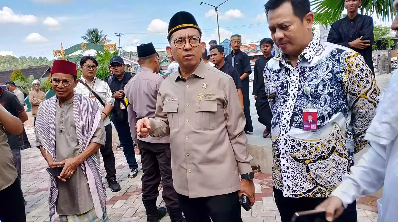 Menteri Kebudayaan Minta Mushaf Kuno di Masjid Shiratal Mustaqiem Samarinda Dikonservasi