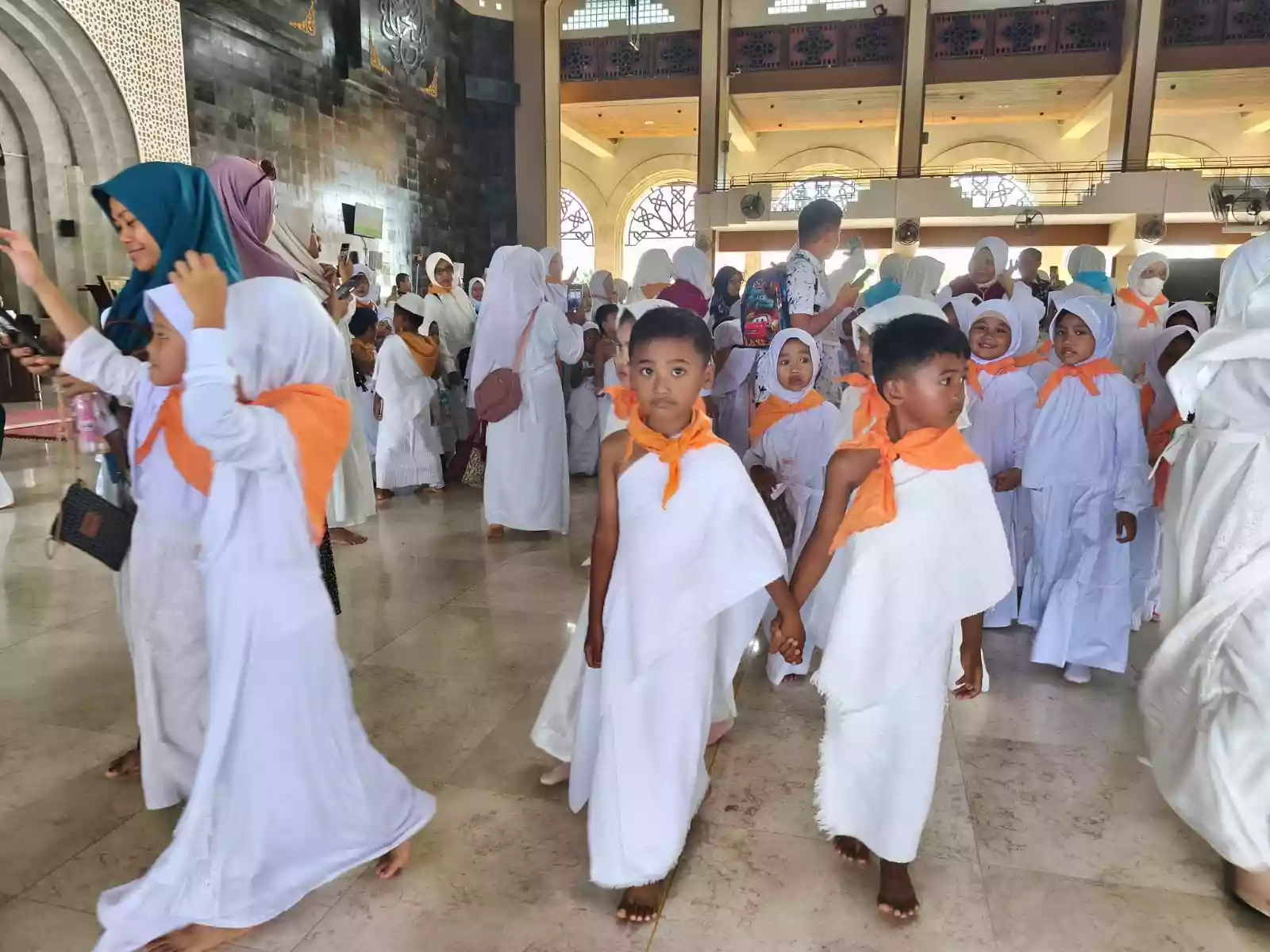IGTKI Bontang Barat Sukses Gelar Manasik Haji Cilik di Masjid Baiturrahman