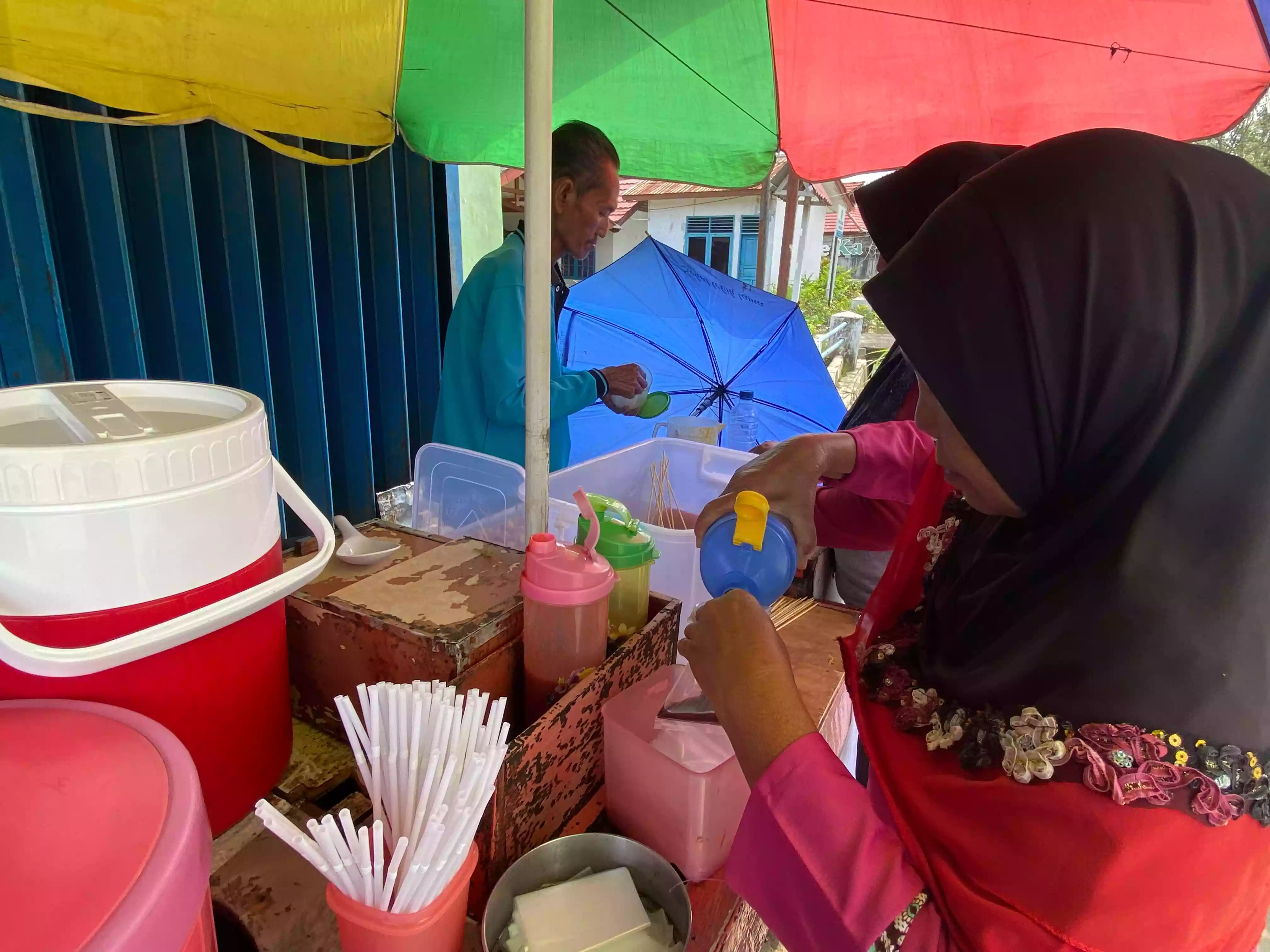Pujiono dan Misinah, 14 Tahun Hidup dari Jualan Pentol Goreng di Bontang