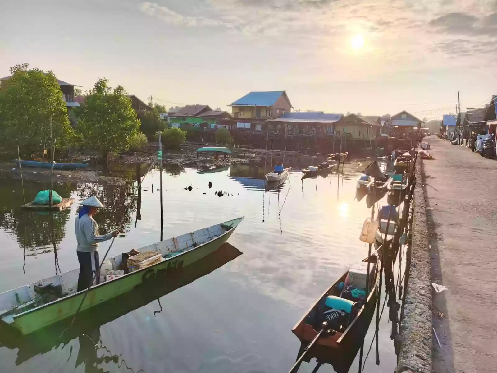 Dari Nelayan di Bontang, Kita Belajar Bagaimana Membaca Tanda Alam di Laut