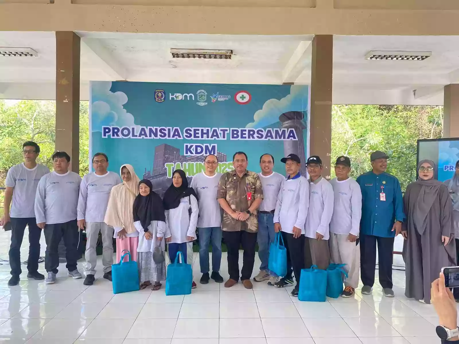 Peduli Kesehatan Lansia, PT KDM Gelar Program “Prolansia Sehat Bersama KDM”