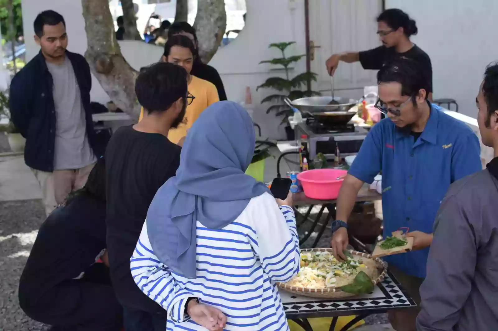 Dari Upaya Mengenang Ibunda, Lahirlah "Makan Kah Kita?" di Samarinda (2-Habis)