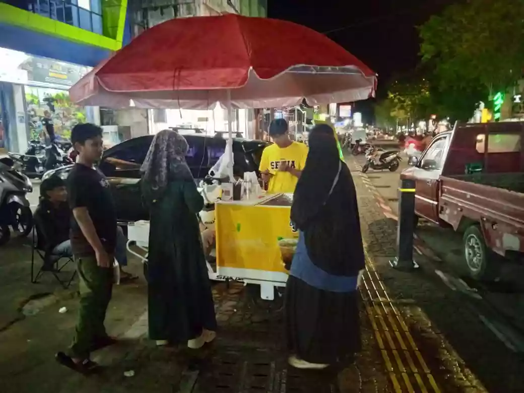 Tak Cuma Kopi, Minuman Susu Kini Juga Jualan Keliling di Bontang