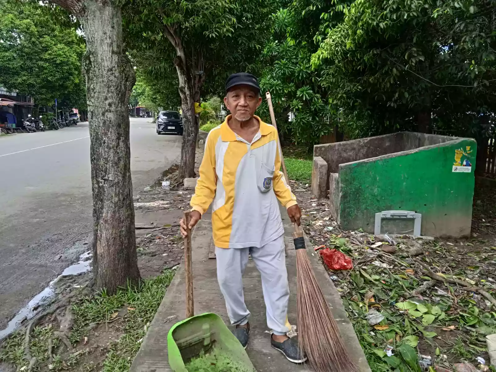 Kisah Sukiman, 24 Tahun Menyapu Jalan di Kota Bontang