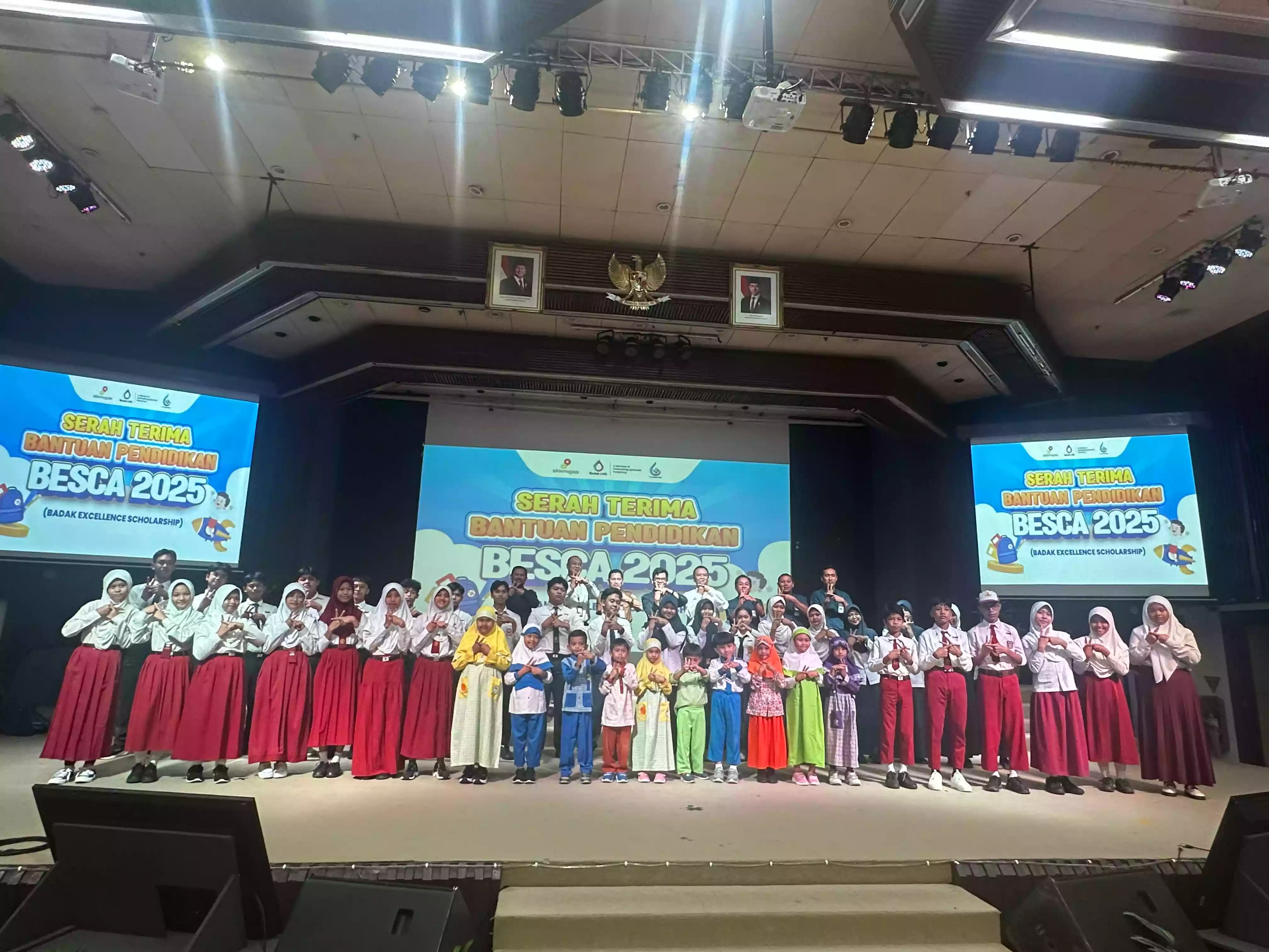 Program BESCA Badak LNG: 45 Siswa Kurang Mampu di Bontang Dapat Beasiswa Penuh Sekolah di Vidatra Tahun 2025