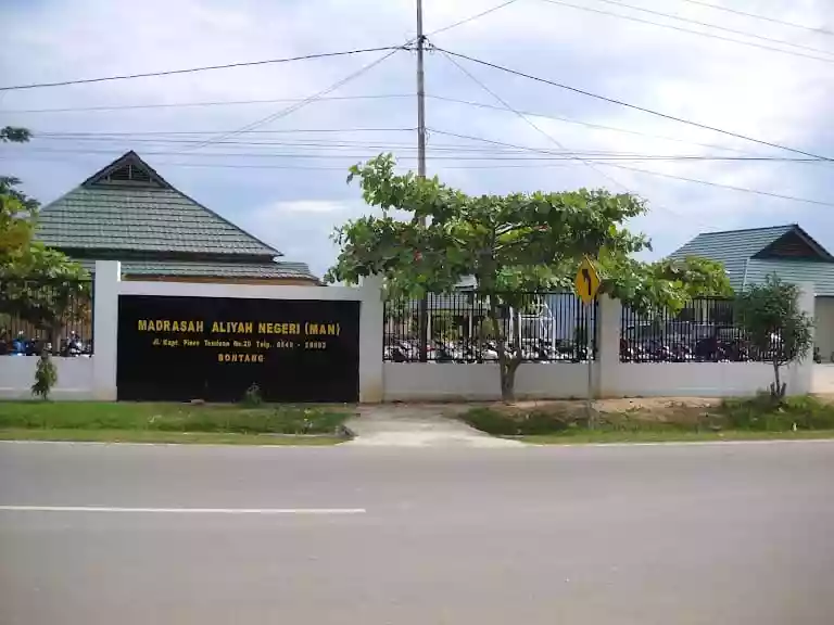 Dilaporkan Polisi karena Dugaan Pungli, MAN Bontang: No Comment