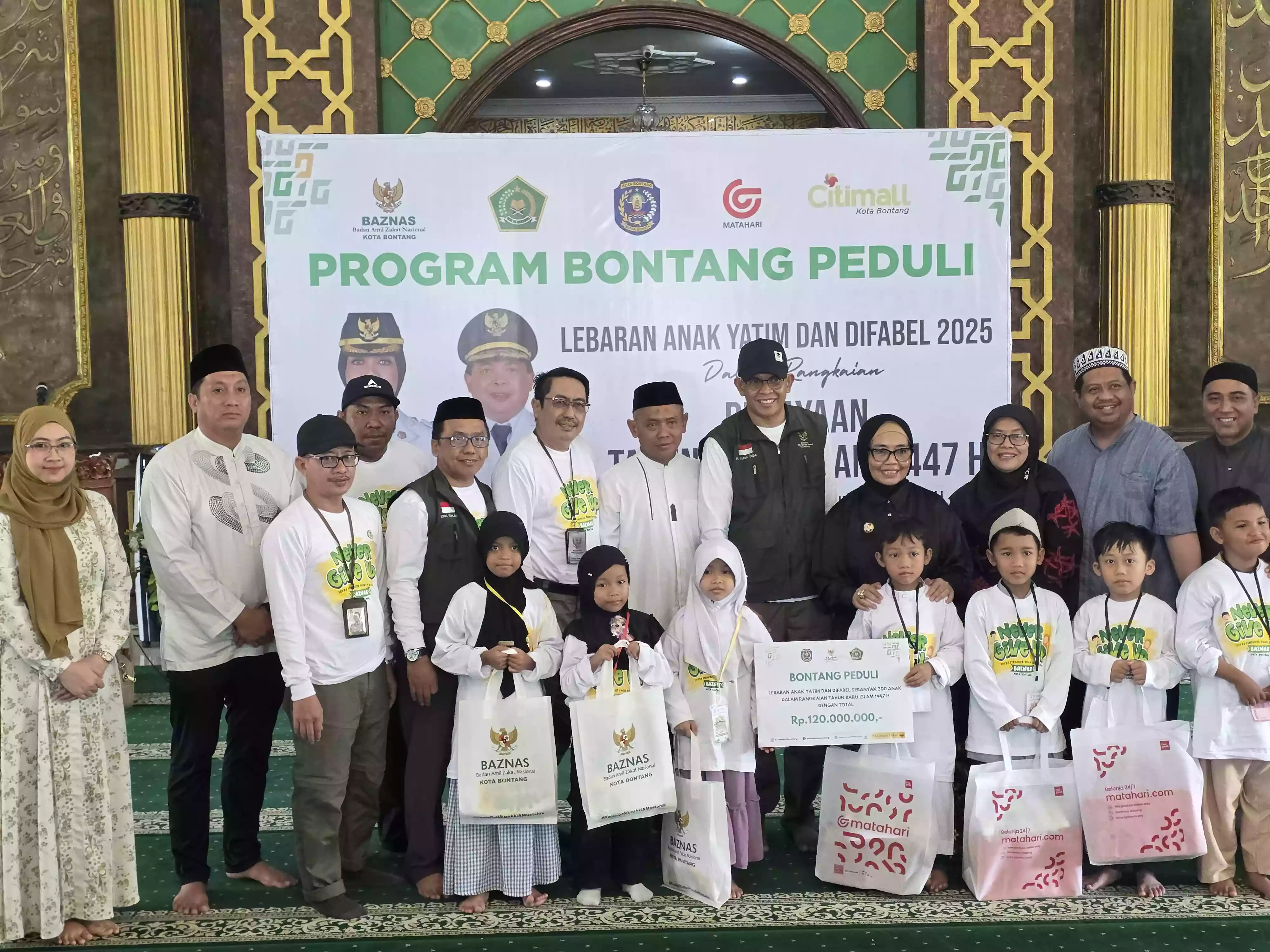 Lewat Program Lebaran Anak Yatim, Baznas Bontang Berikan Voucher Rp400 Ribu ke 300 Anak Yatim dan Difabel di Matahari Citimall