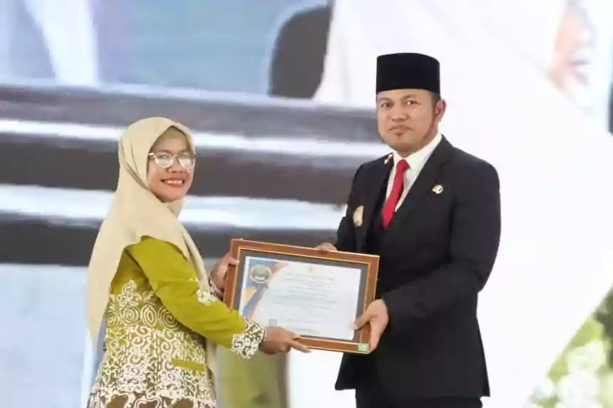 SDN 016 Tihi-Tihi Bontang Selatan Terima Penghargaan Adiwiyata Provinsi Kaltim