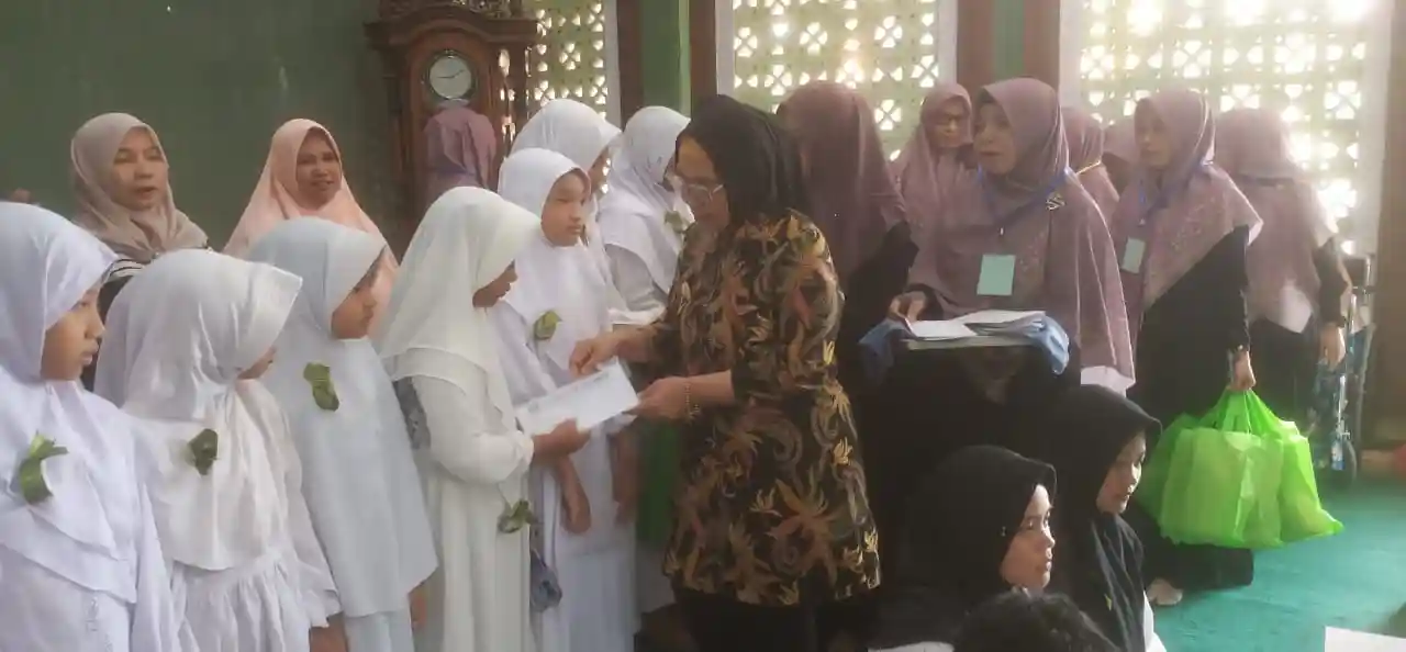 Majelis Taklim An Namirah Salurkan Santunan untuk 57 Anak Yatim dan Piatu di Bontang Baru