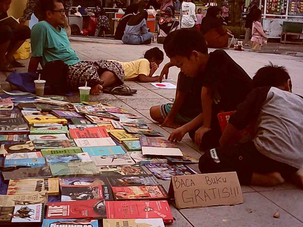 Lapak Baca Buku Gratis di Bontang: Berangkat dari Kecemasan