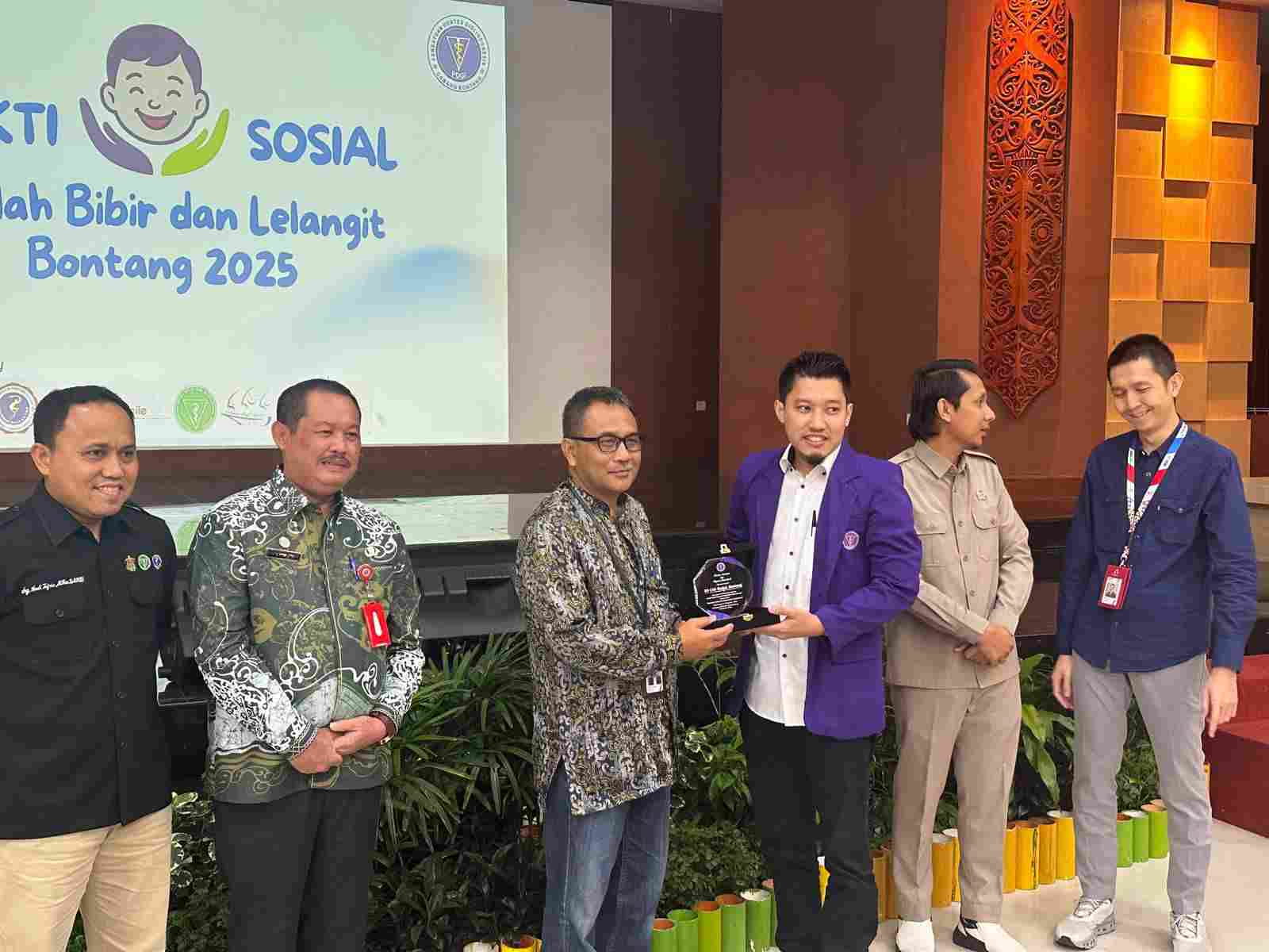 Mengembalikan Senyum Mereka yang Hilang lewat Bakti Sosial PDGI Bersama RS LNG Badak (2-Habis)