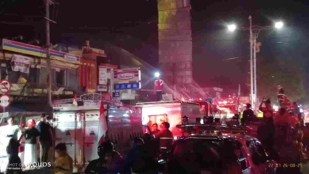 Satu Rumah Kebakaran di Gang, Jalan Ir H Juanda di Samarinda Lumpuh Total