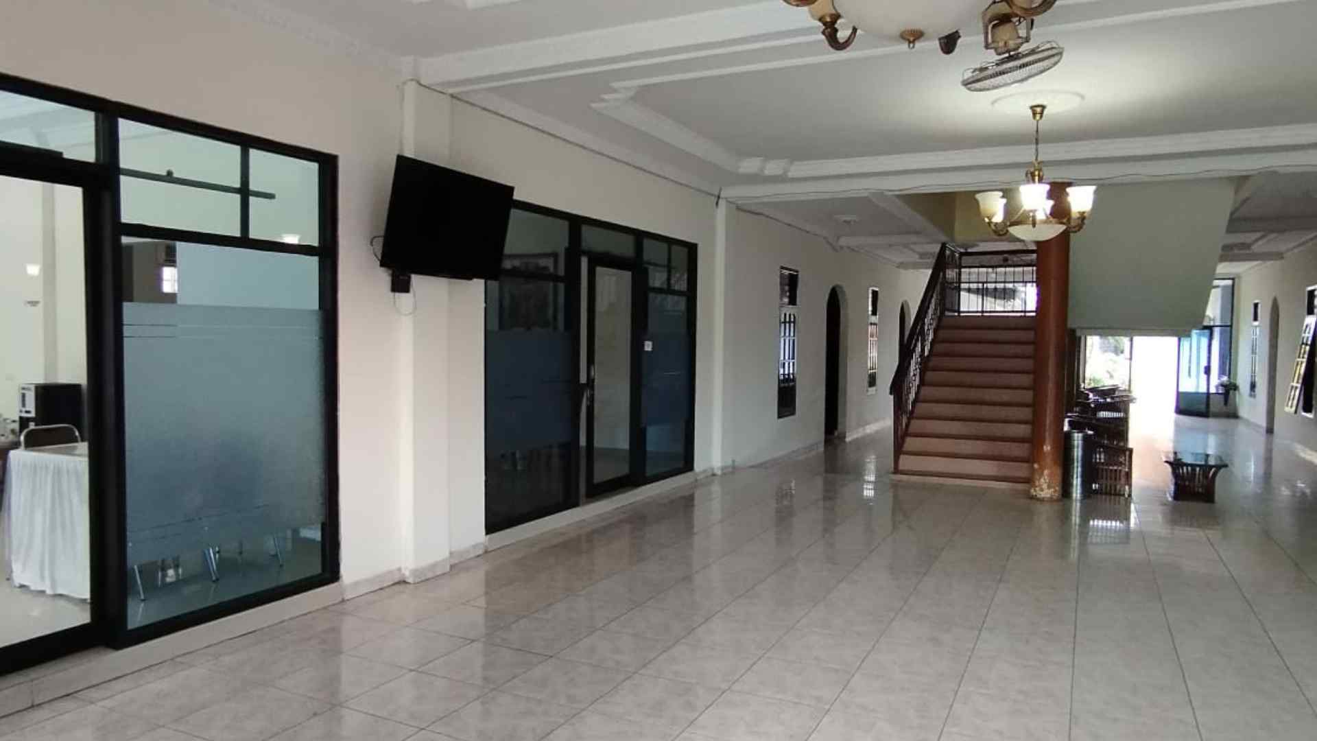 Bagaimana Hotel Tanpa Bintang di Bontang Bertahan: Target Market dan Kemitraan (2)