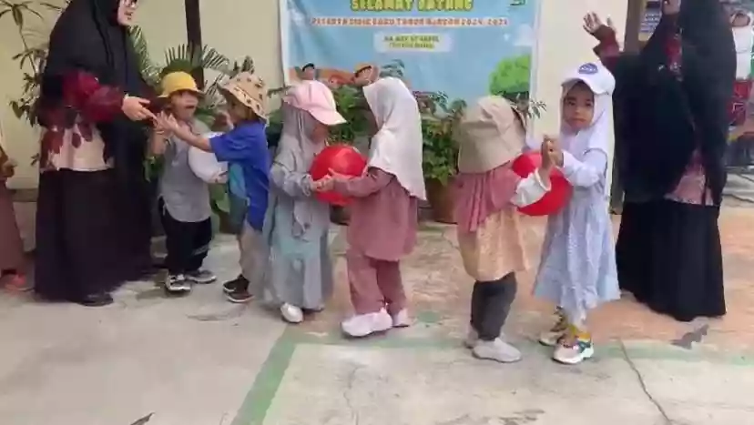 Lucunya Tingkah Para Balita Lomba 17 Agustusan di Sekolah RA Asy- Syaamil