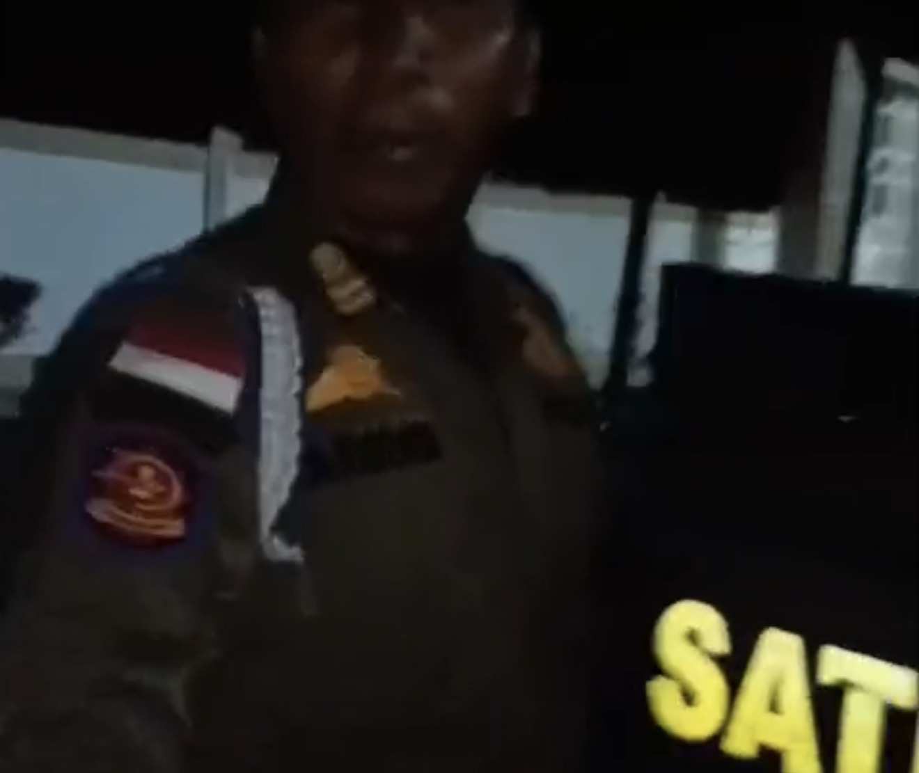 Ketika Satpol PP Bontang Mengambil Paksa Atribut Warung Kopi yang Diduga Melanggar, di Mana Sisi Humanisnya ?