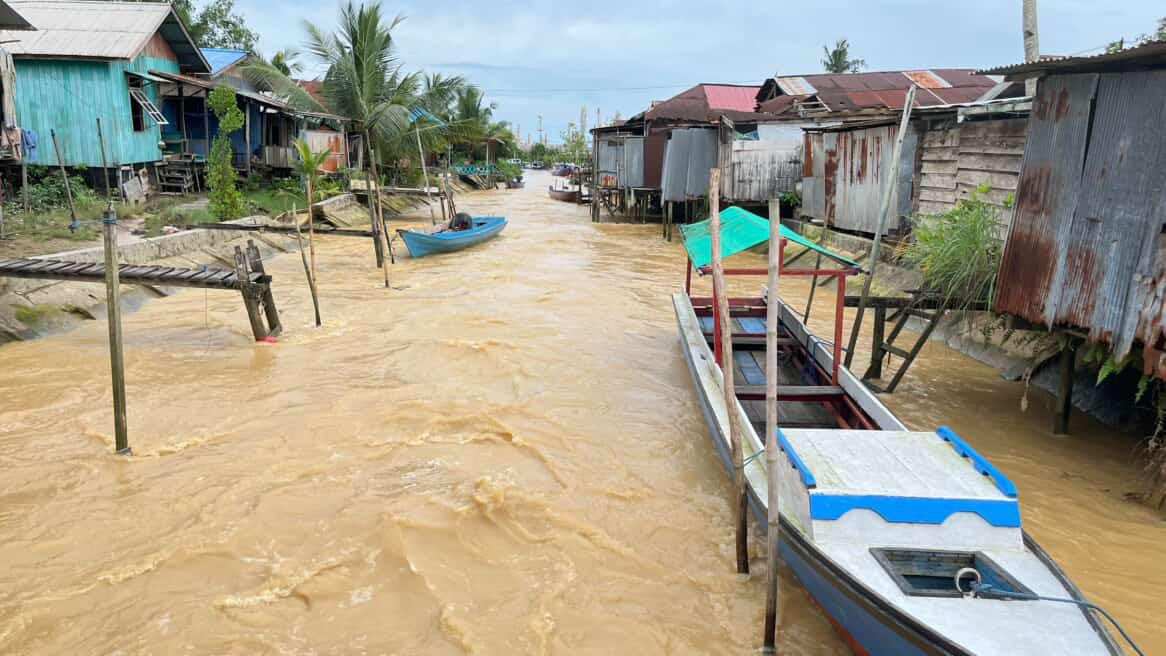 Sungai Meluap, Perahu Nelayan di Guntung Bontang Nyaris Hanyut Terbawa Arus